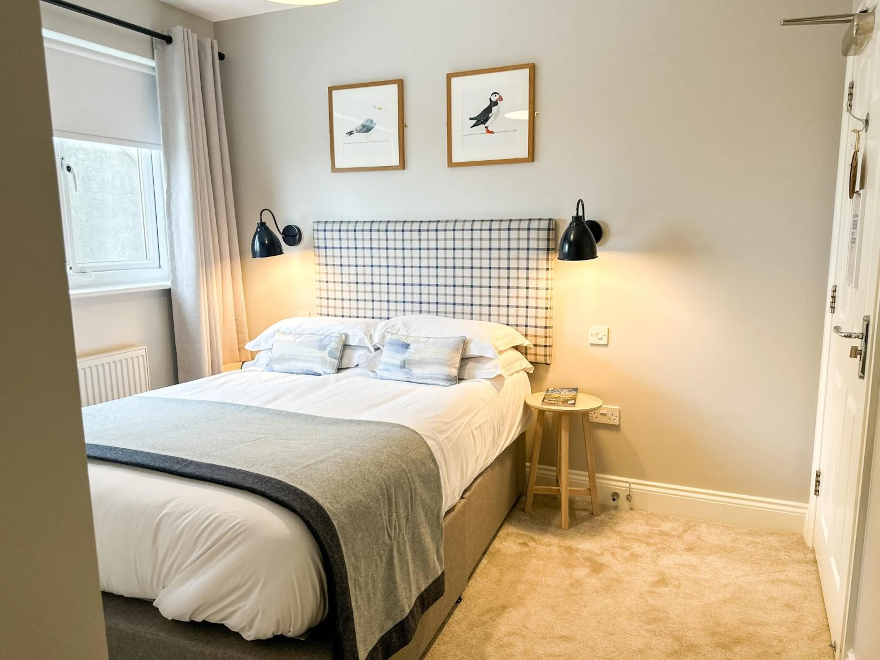 Bedroom, Bed in Beach House Hotel