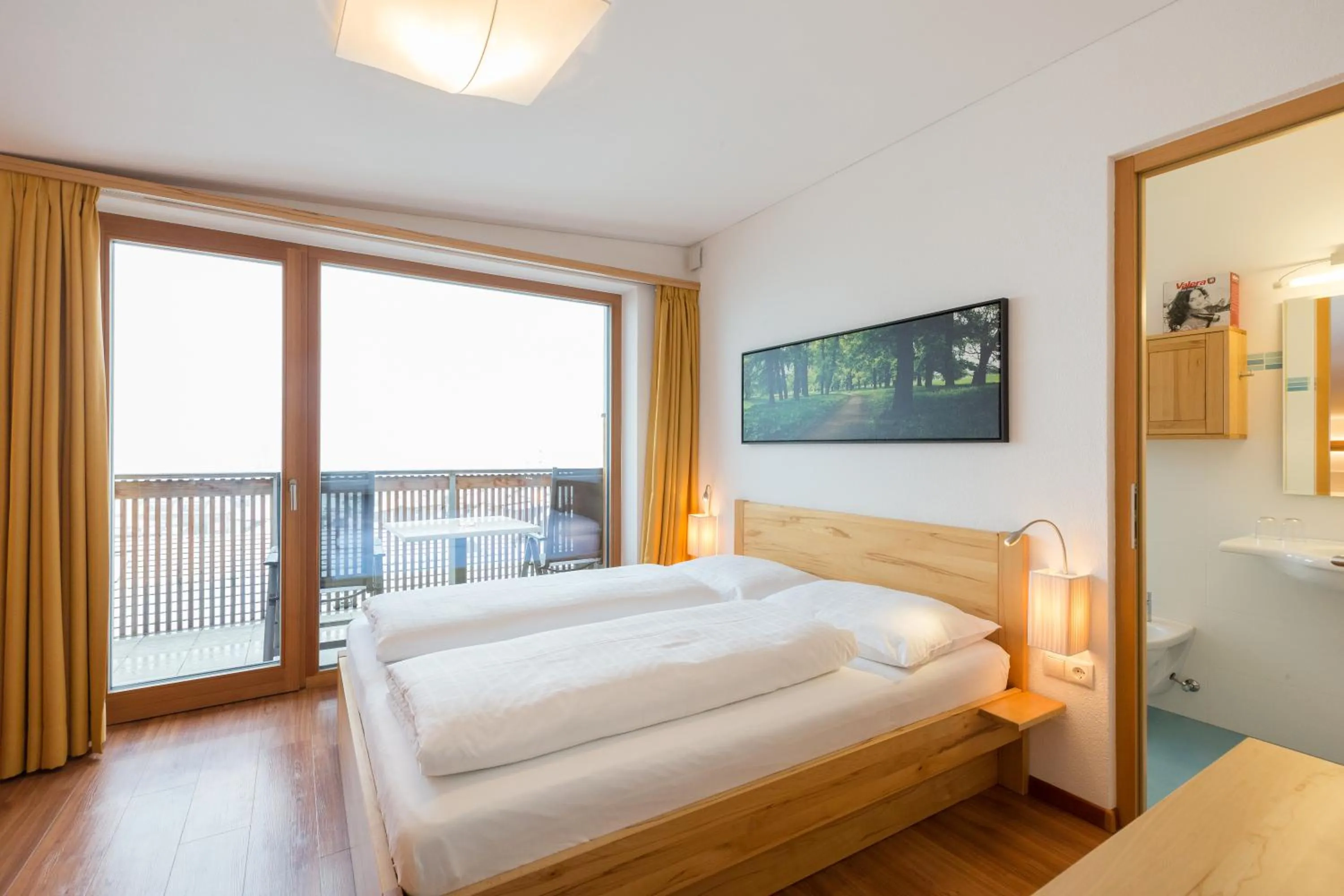 Photo of the whole room, Bed in Residence Aichner