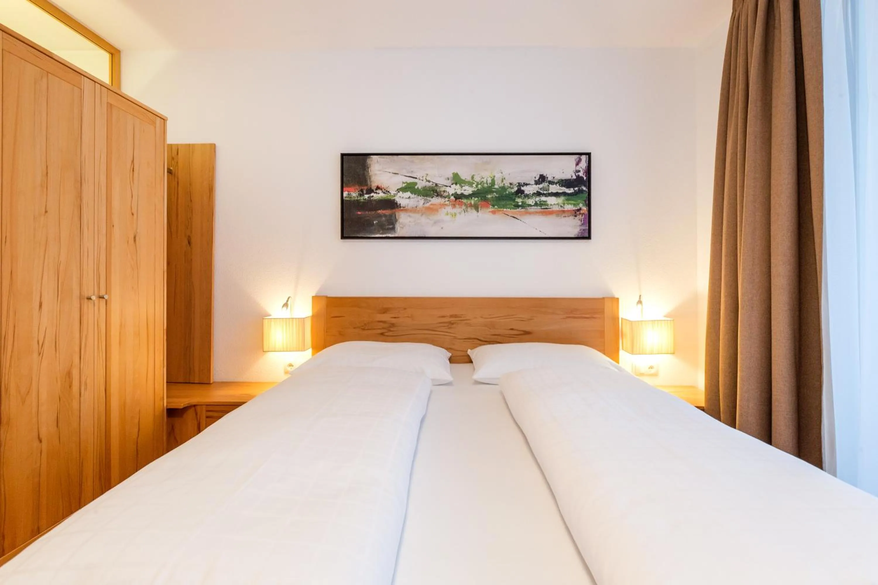 Photo of the whole room, Bed in Residence Aichner