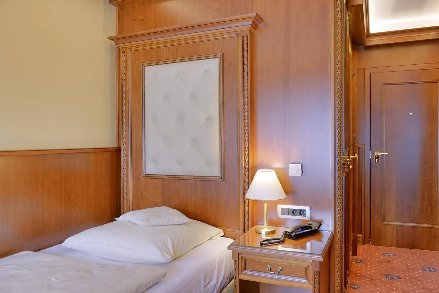 Single Room in Parkhotel Stader Hof Single Room in Parkhotel Stader Hof