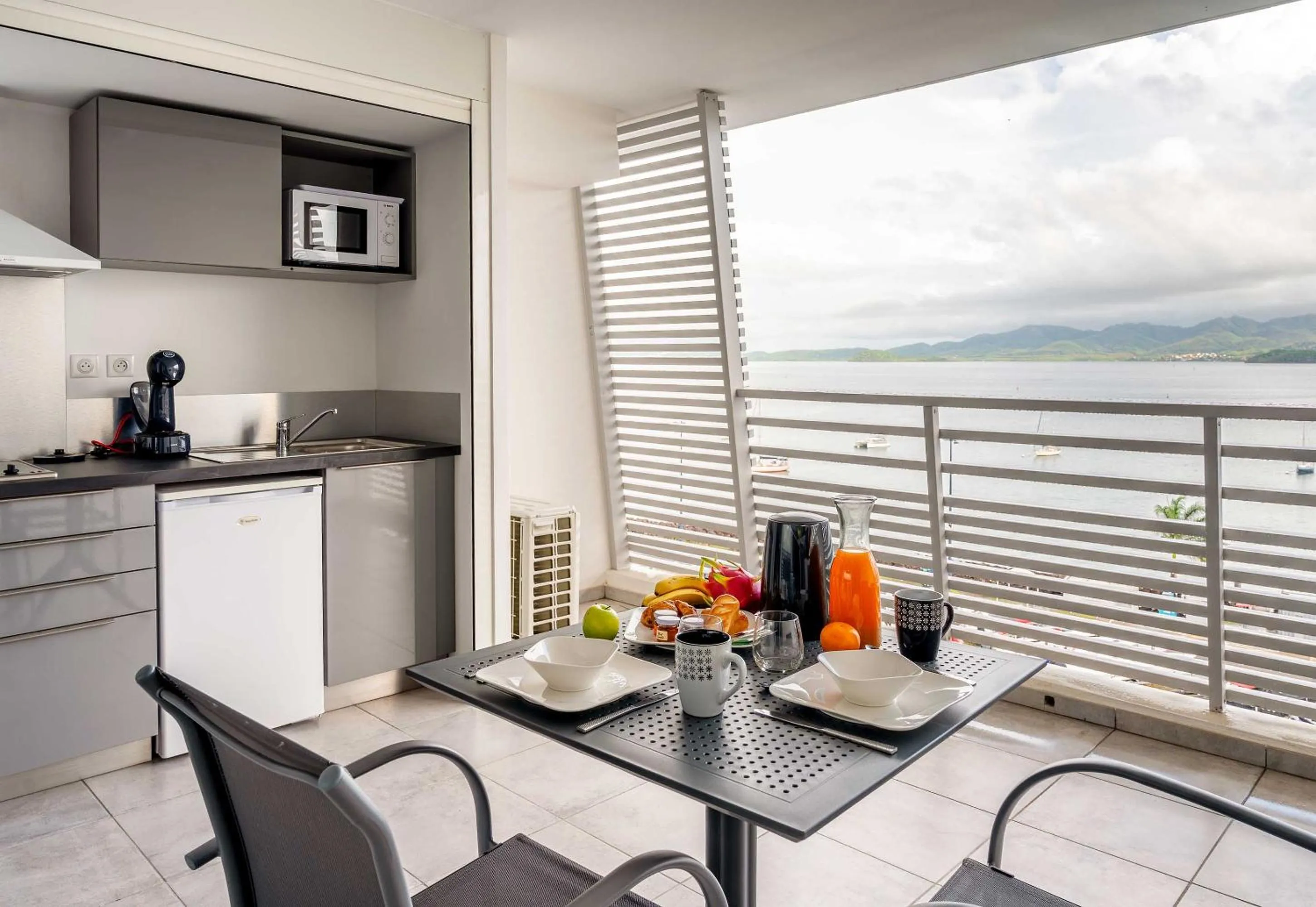 Coffee/tea facilities in B&B HOME Fort-de-France Marina