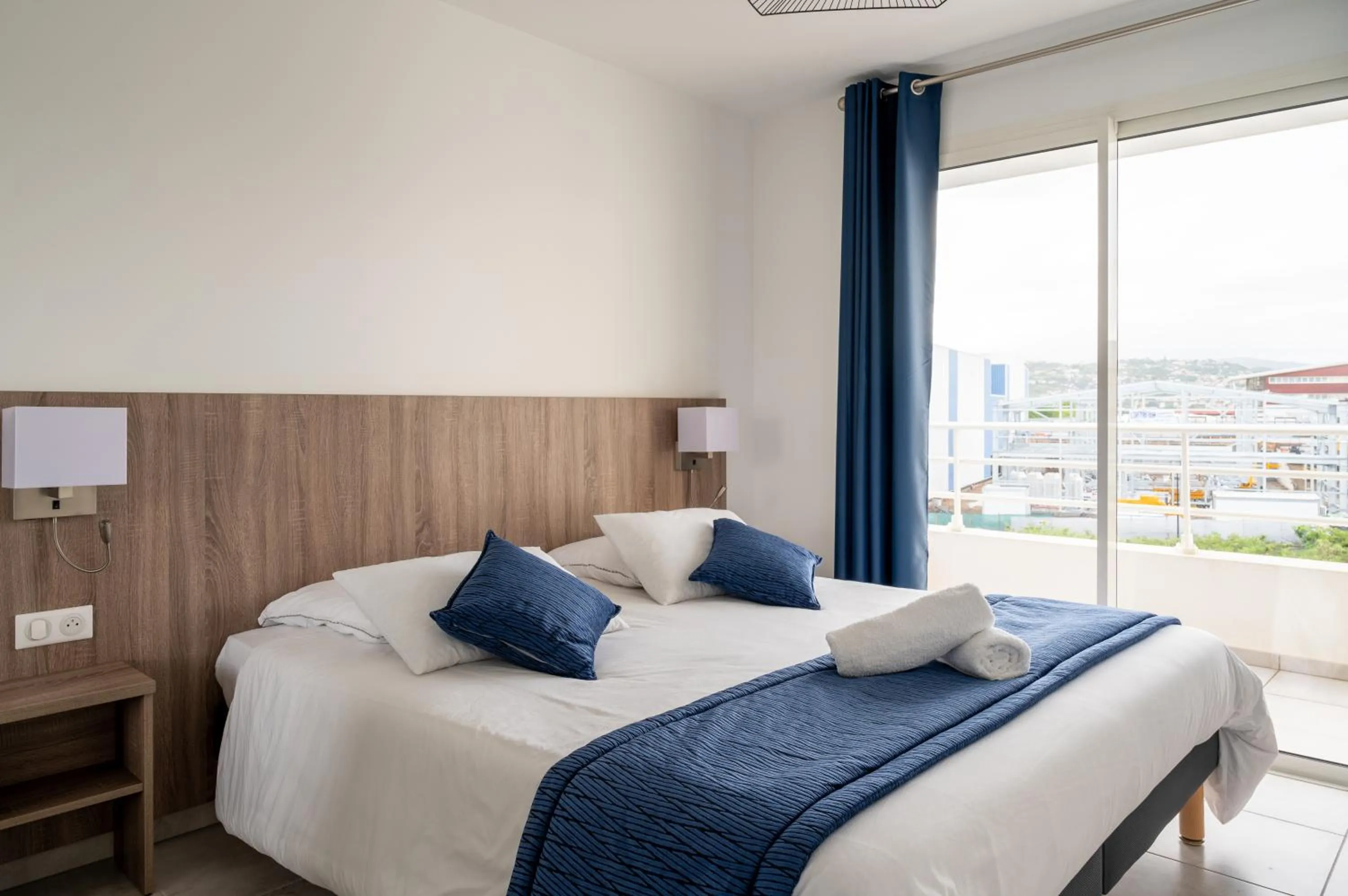 Bed in B&B HOME Fort-de-France Marina