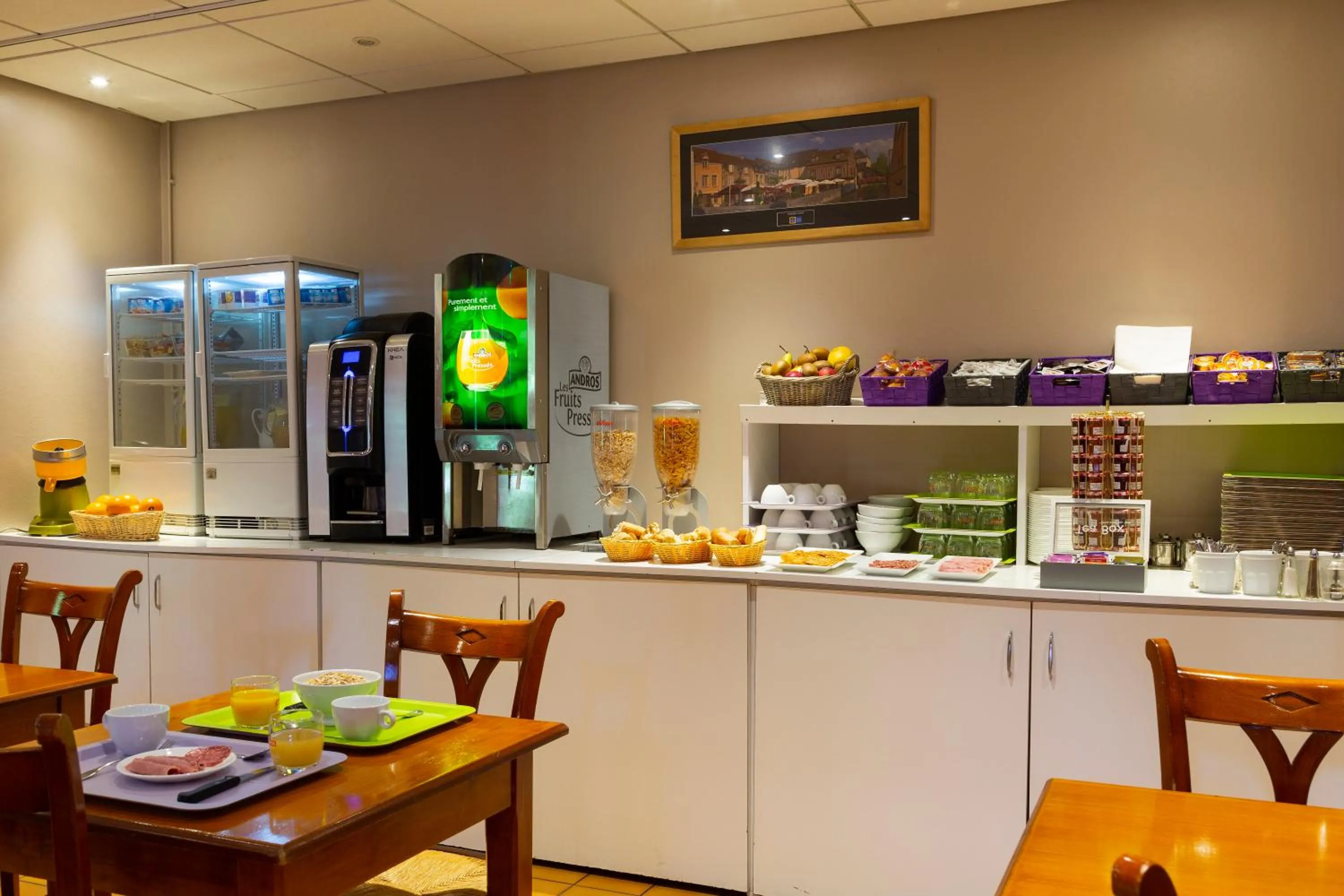 Breakfast in Comfort Hotel Pithiviers