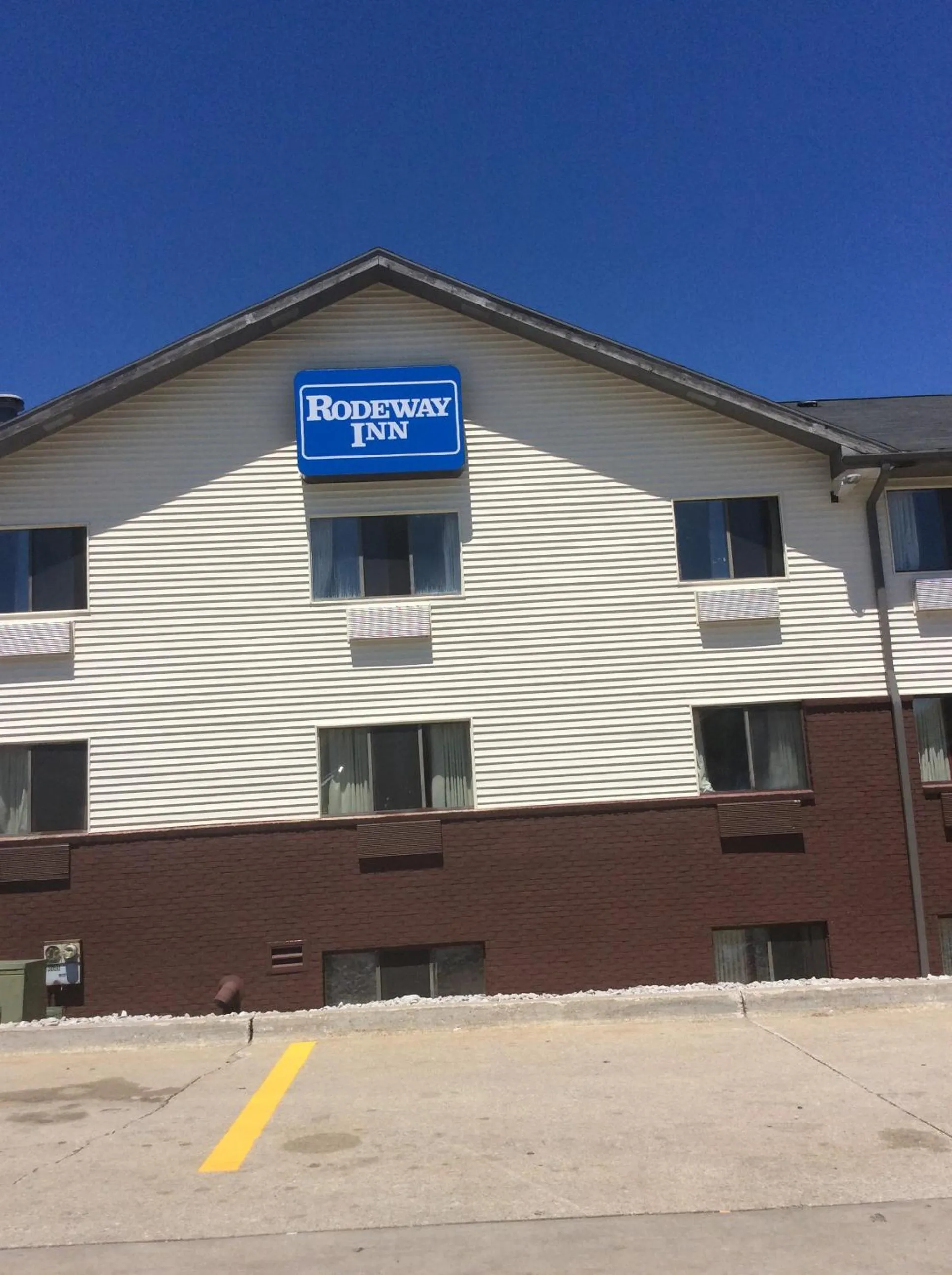 Facade/entrance in Rodeway Inn Whitehall