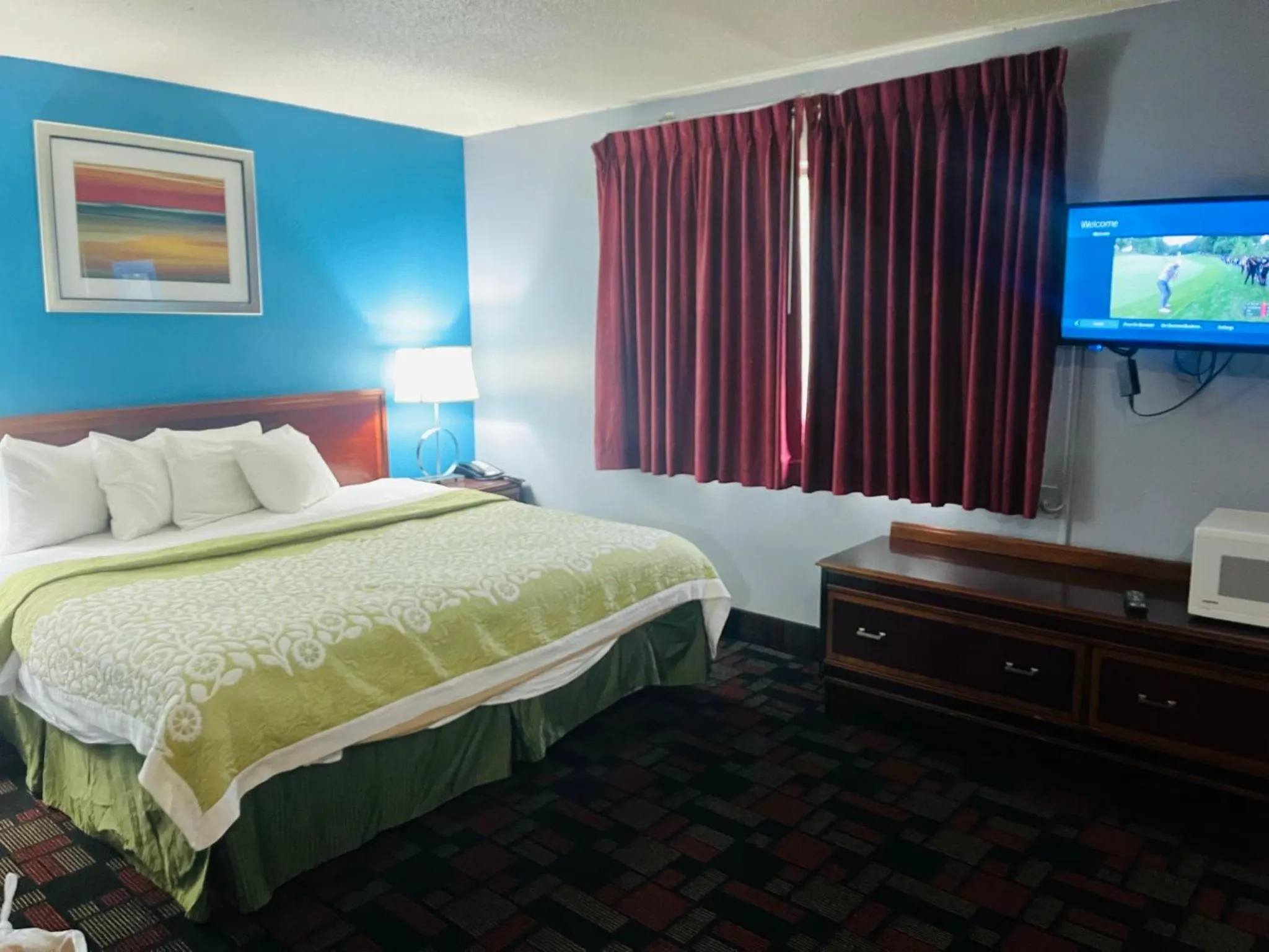 Bed in Rodeway Inn Whitehall