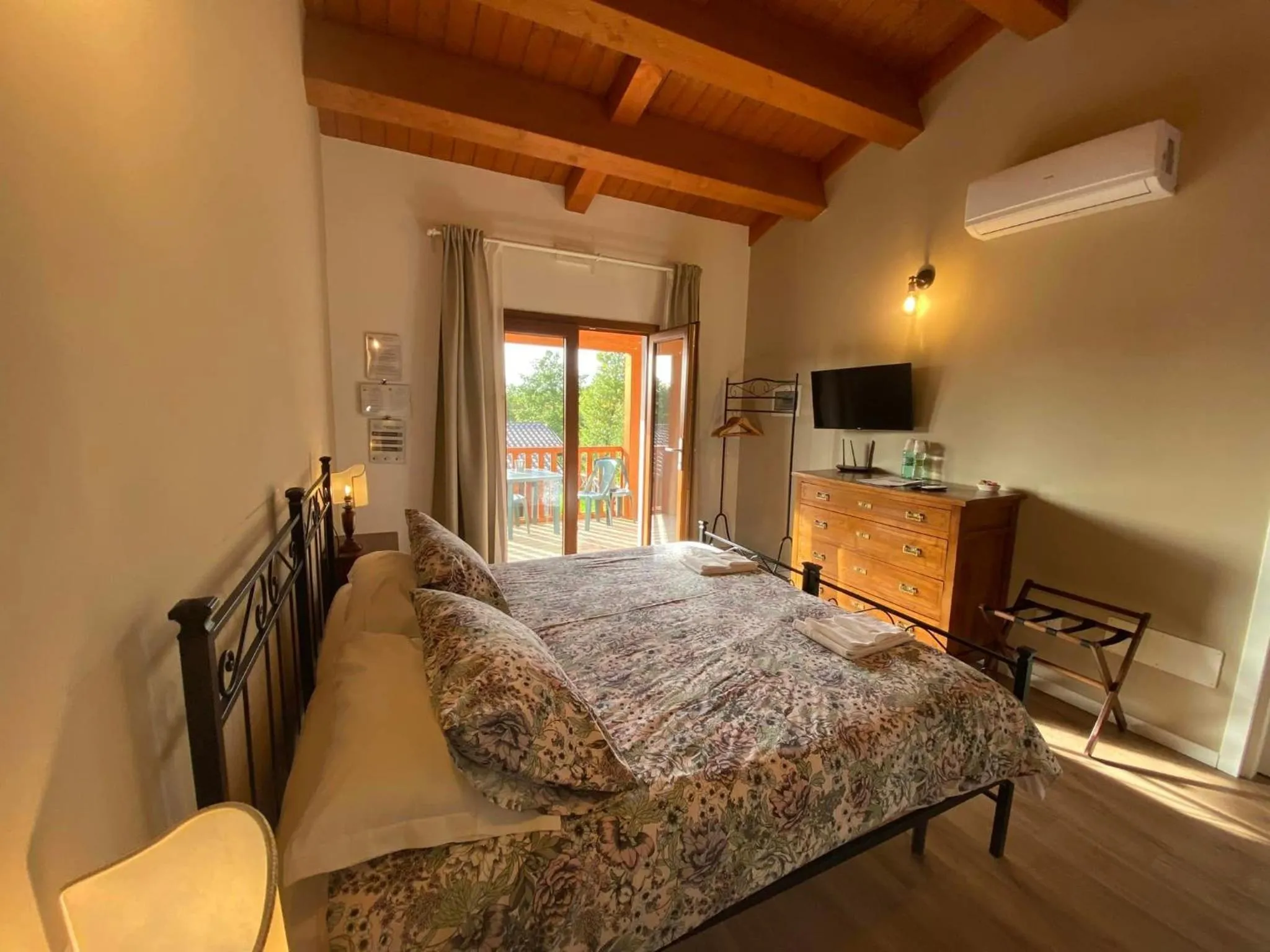 Bed in Albergo Diffuso Borgo Retrosi di Amatrice