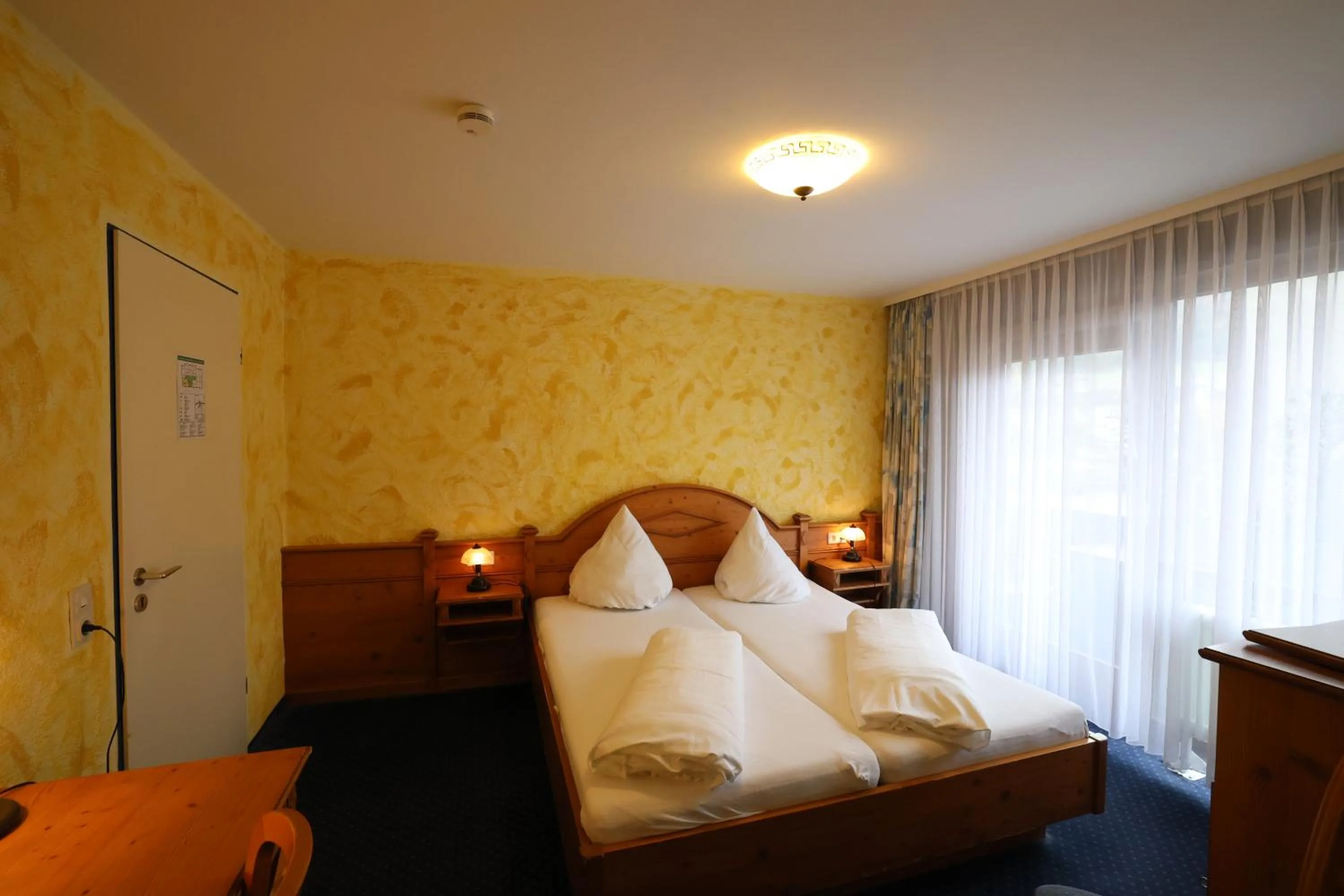 Bed in Hotel-Gasthof Hirschen