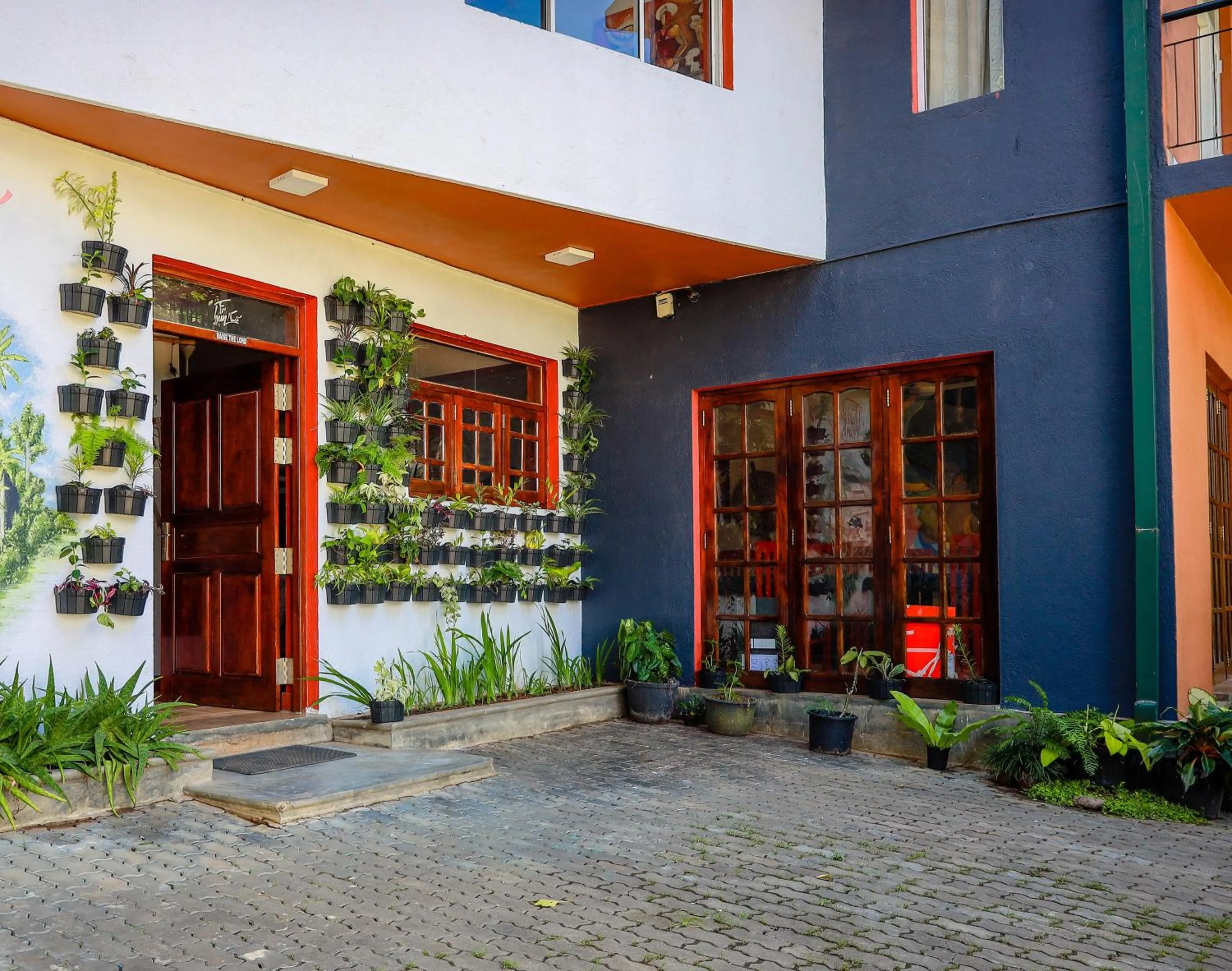 Property building in Funk Bunks - Kandy