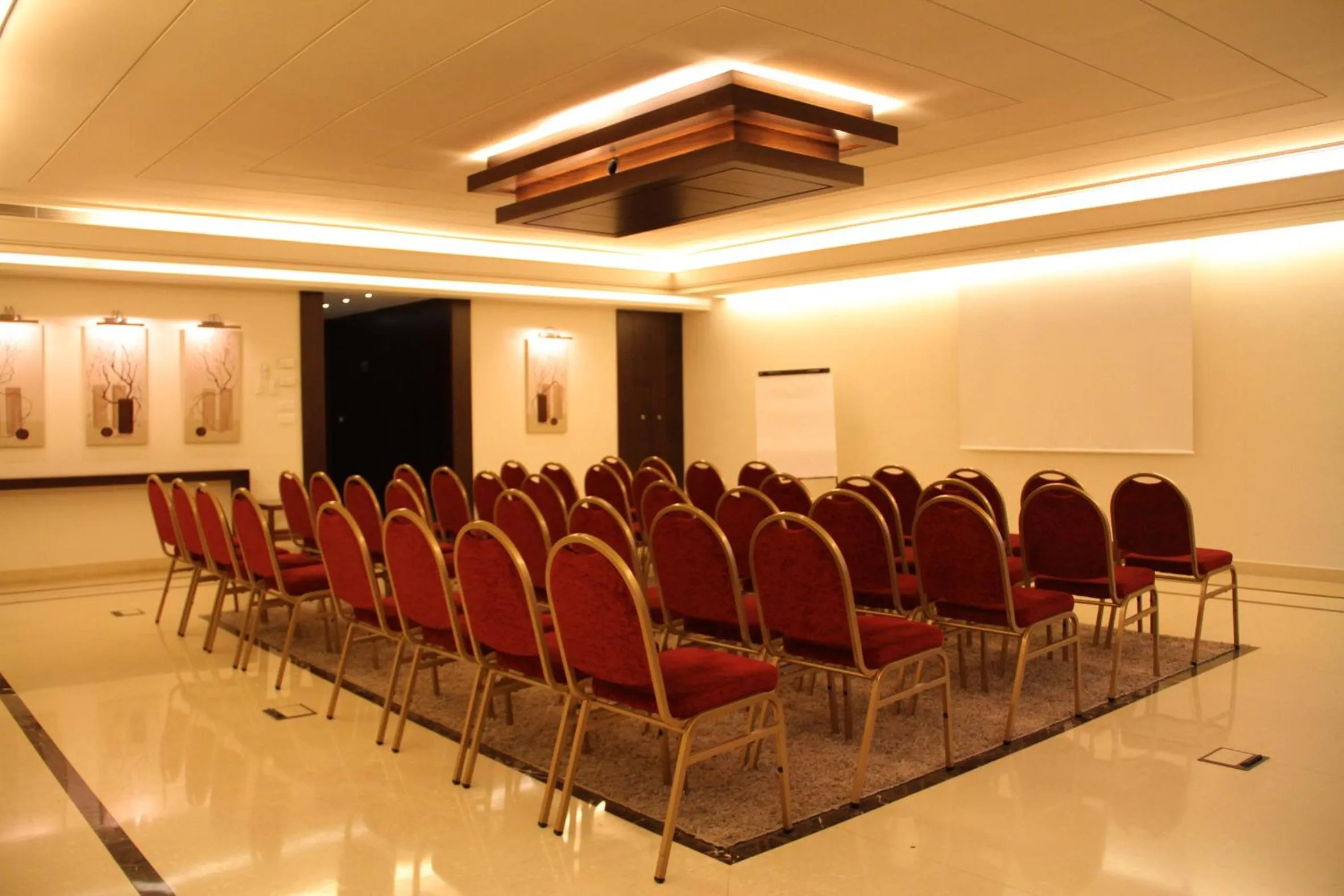 Business facilities in Markazia Suites