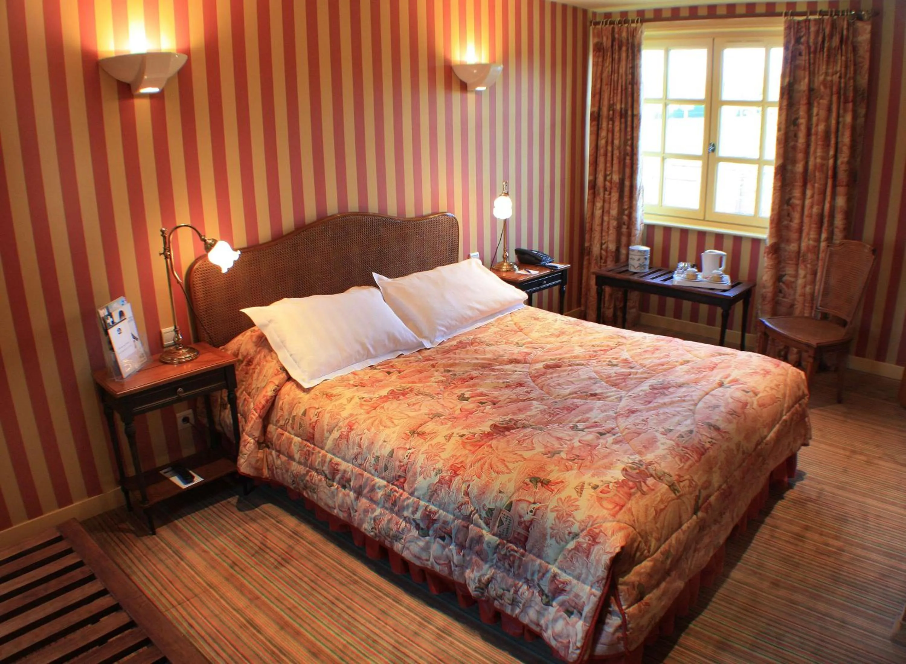 Photo of the whole room, Bed in Best Western La Metairie