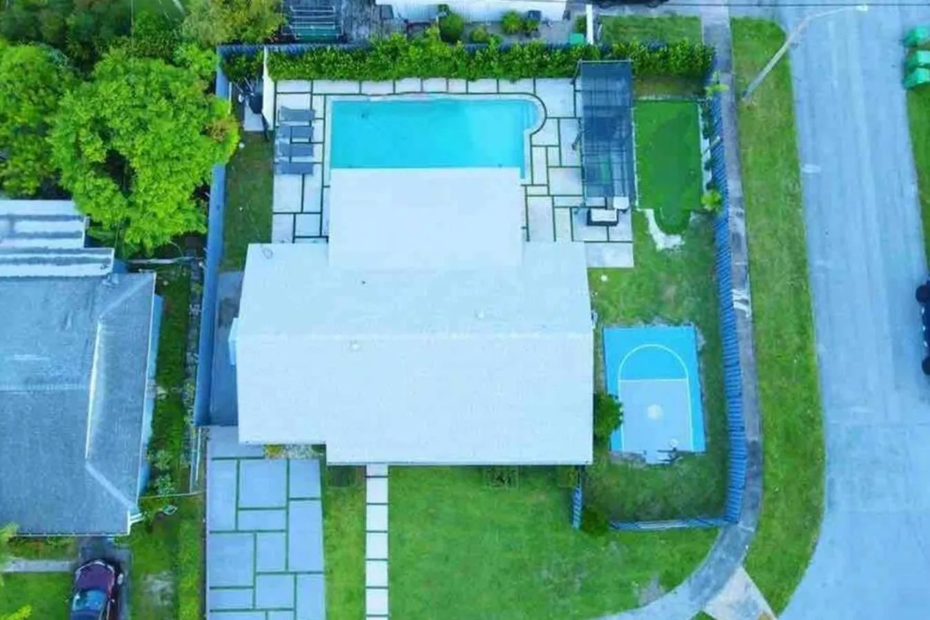 Off site in Magical Miami Retreat with Heated Pool, Mini Golf, and Basketball Court L19