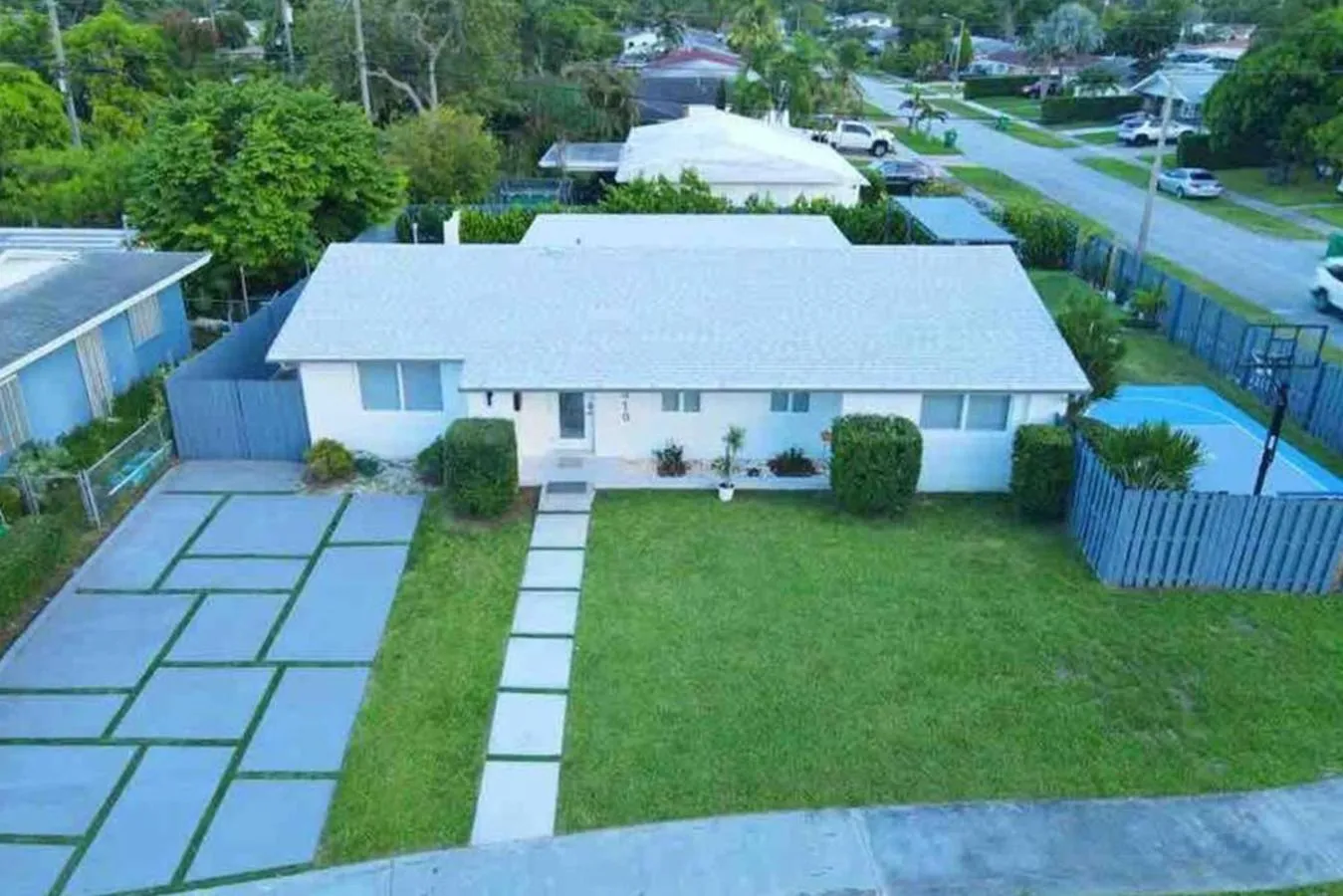 Off site in Magical Miami Retreat with Heated Pool, Mini Golf, and Basketball Court L19