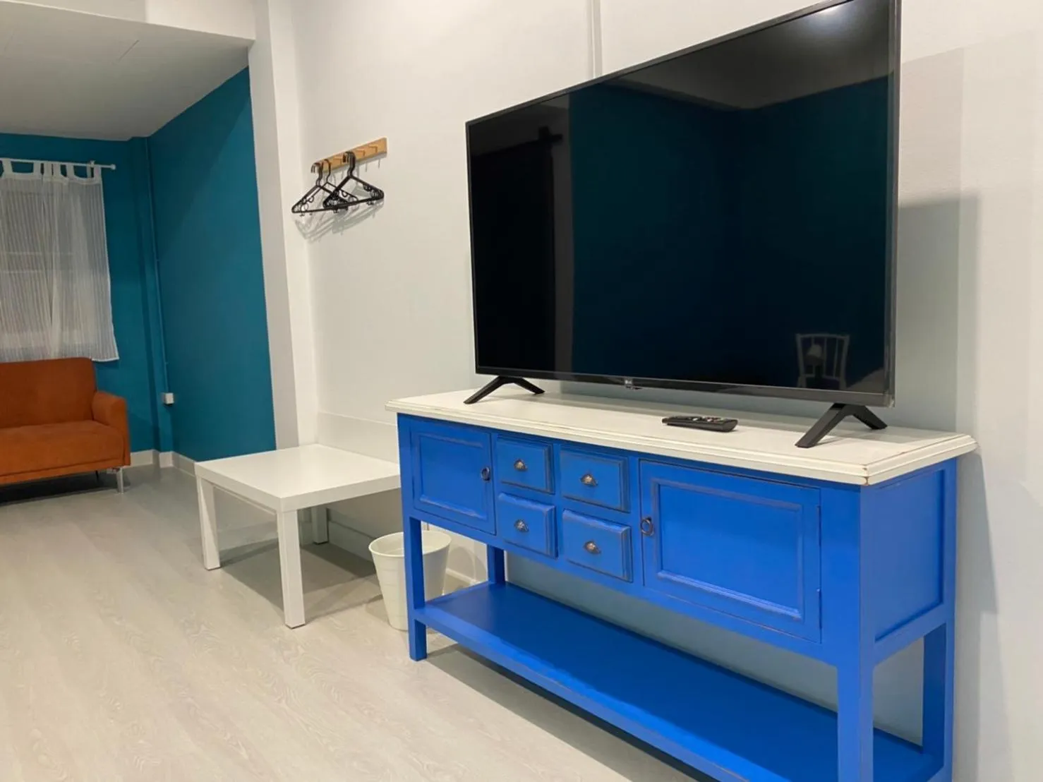 Grasshopper Bed and Cafe