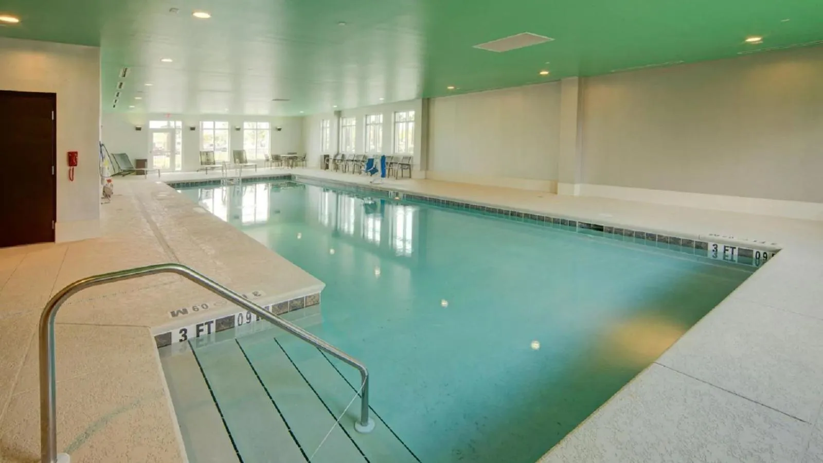 Swimming pool in Hyatt Place Pensacola Airport