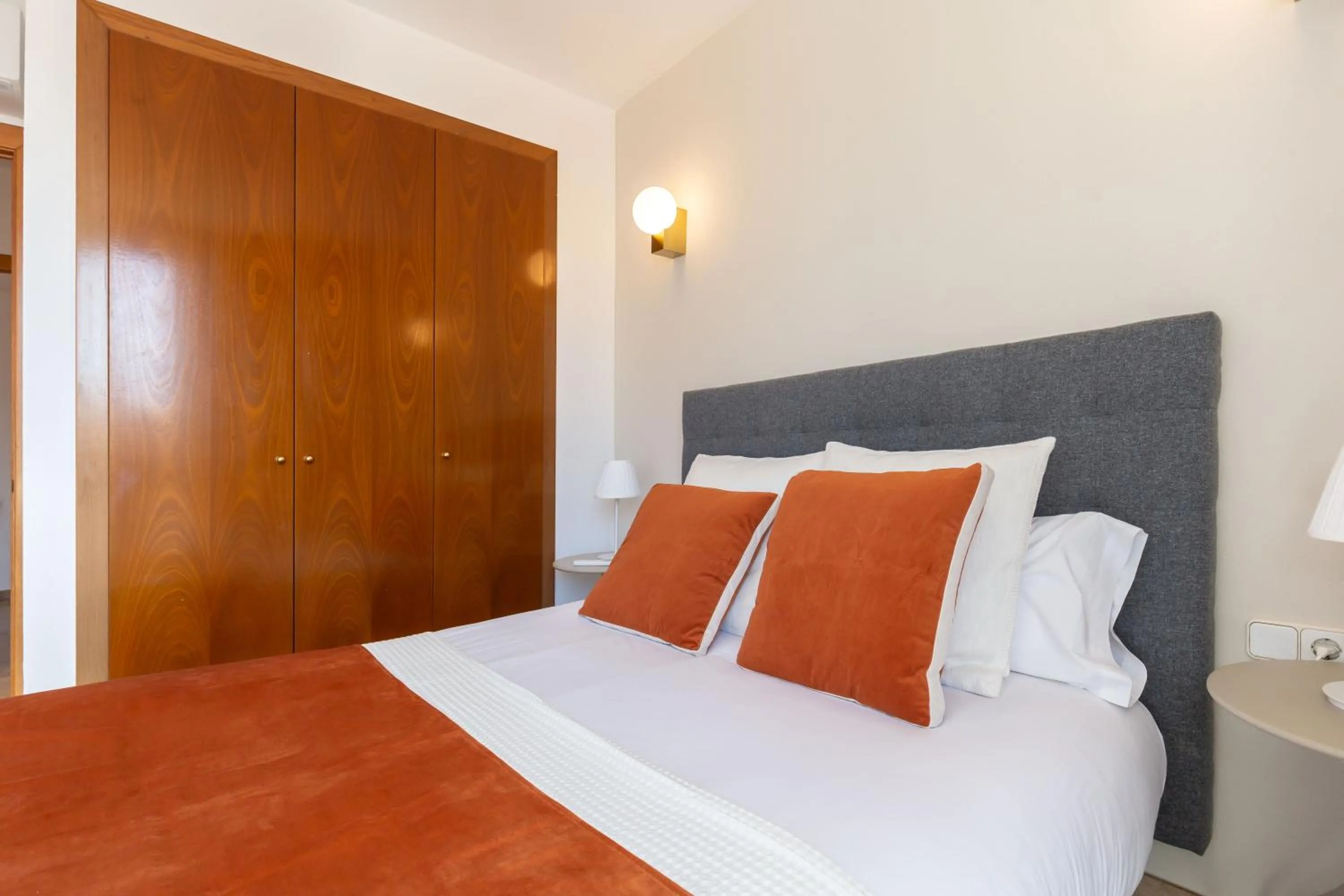 Bedroom, Bed in Picasso Suites