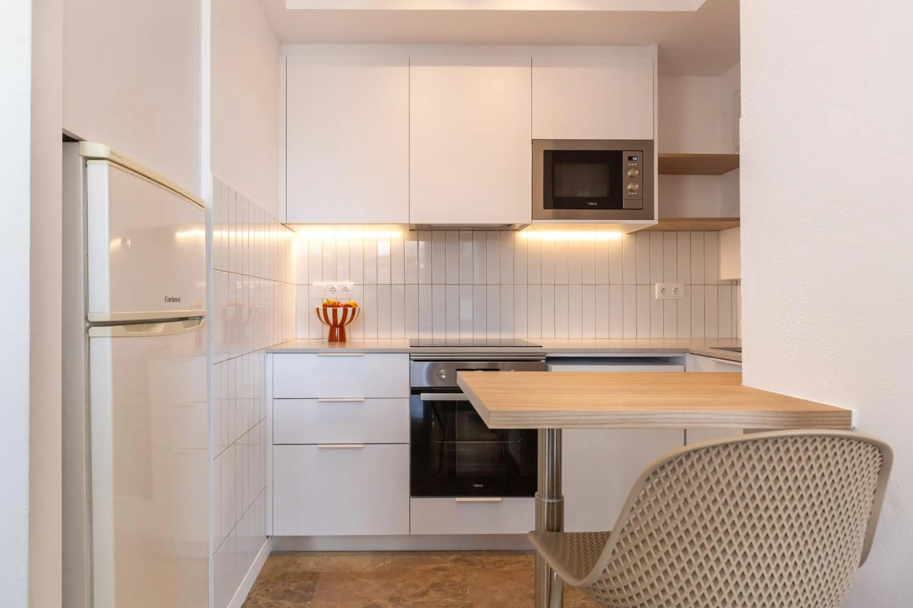 Kitchen or kitchenette in Picasso Suites