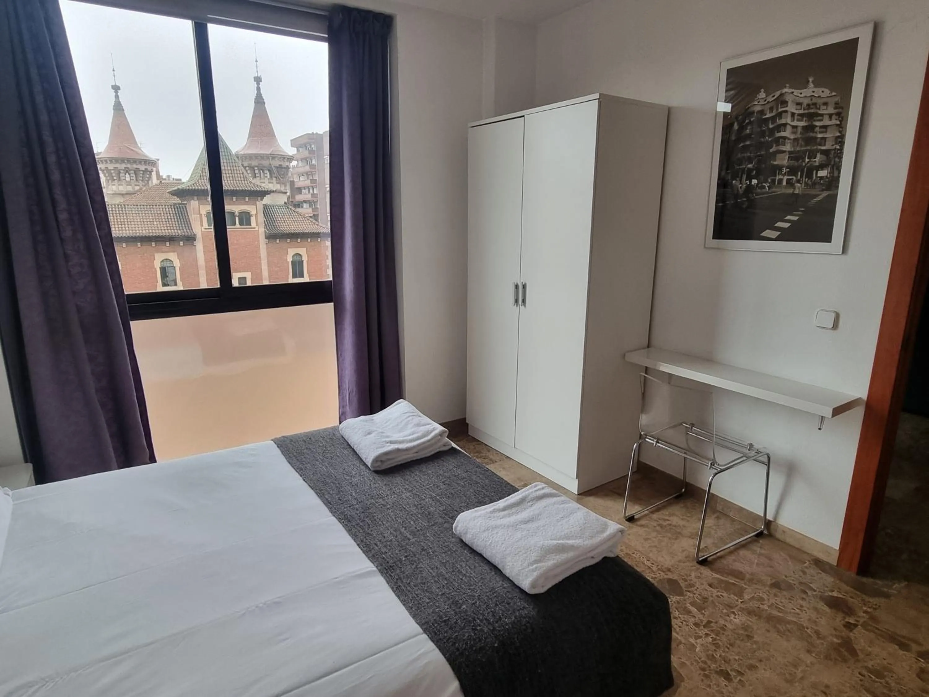 Bedroom, Bed in Picasso Suites