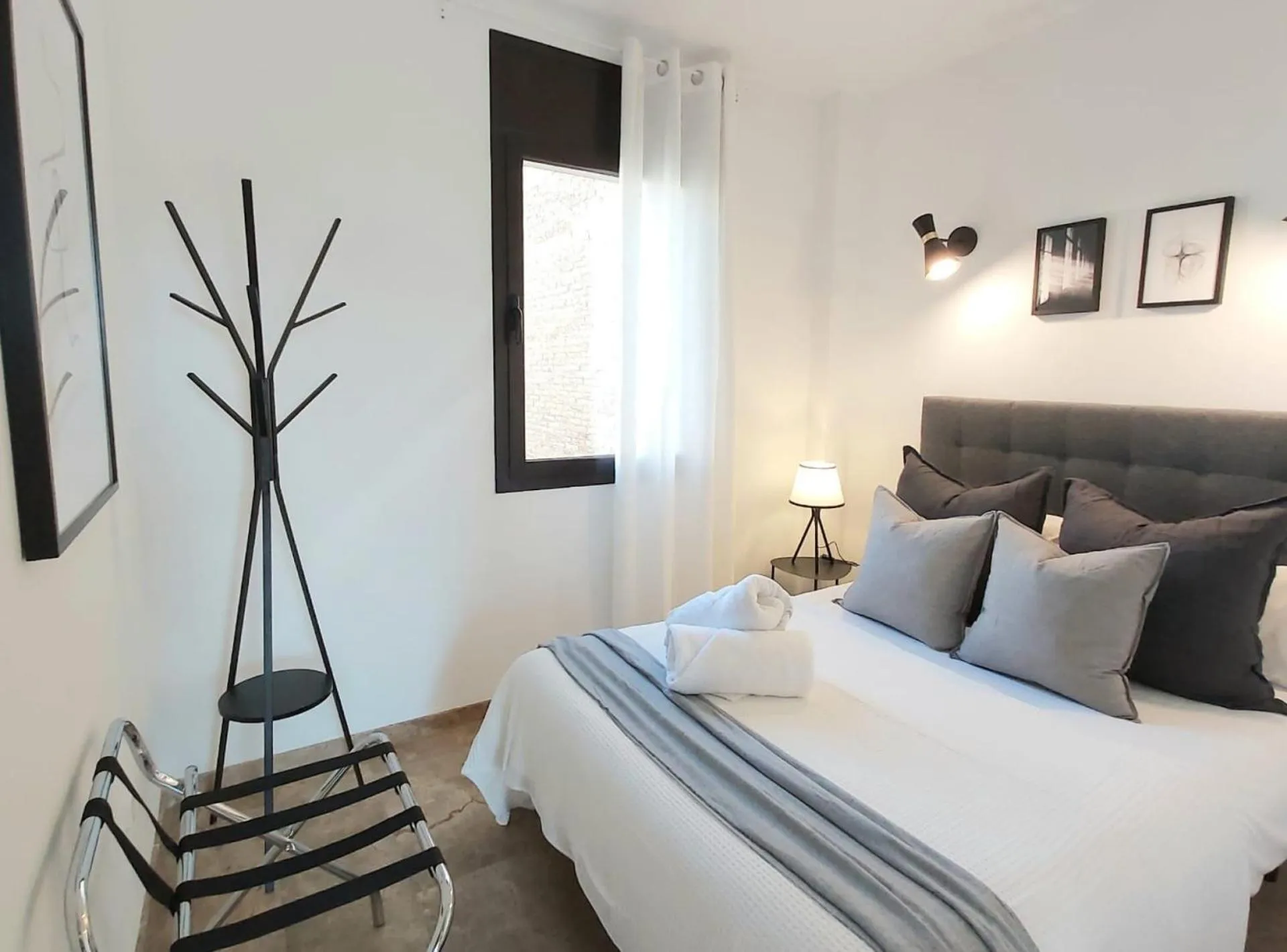 Bedroom, Bed in Picasso Suites