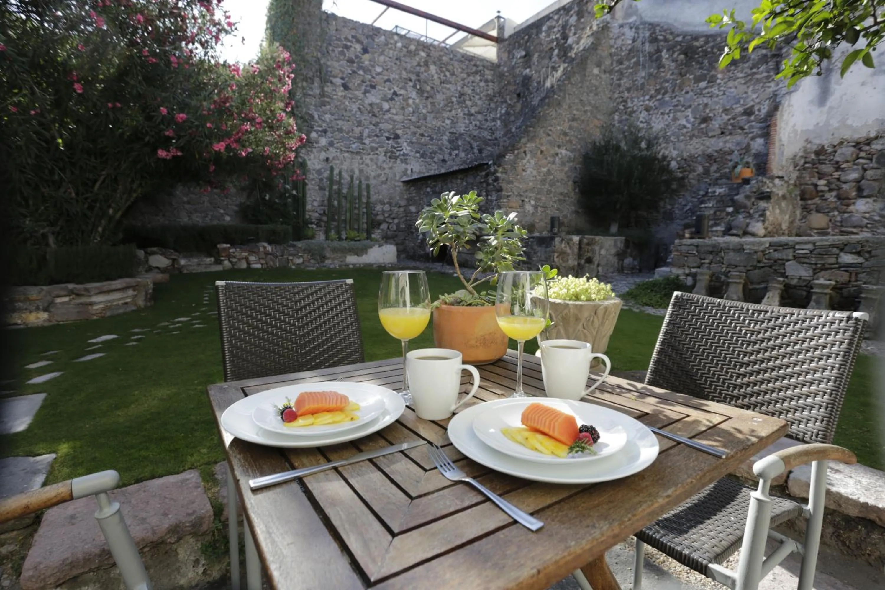 Dining area in Orchid House San Miguel de Allende