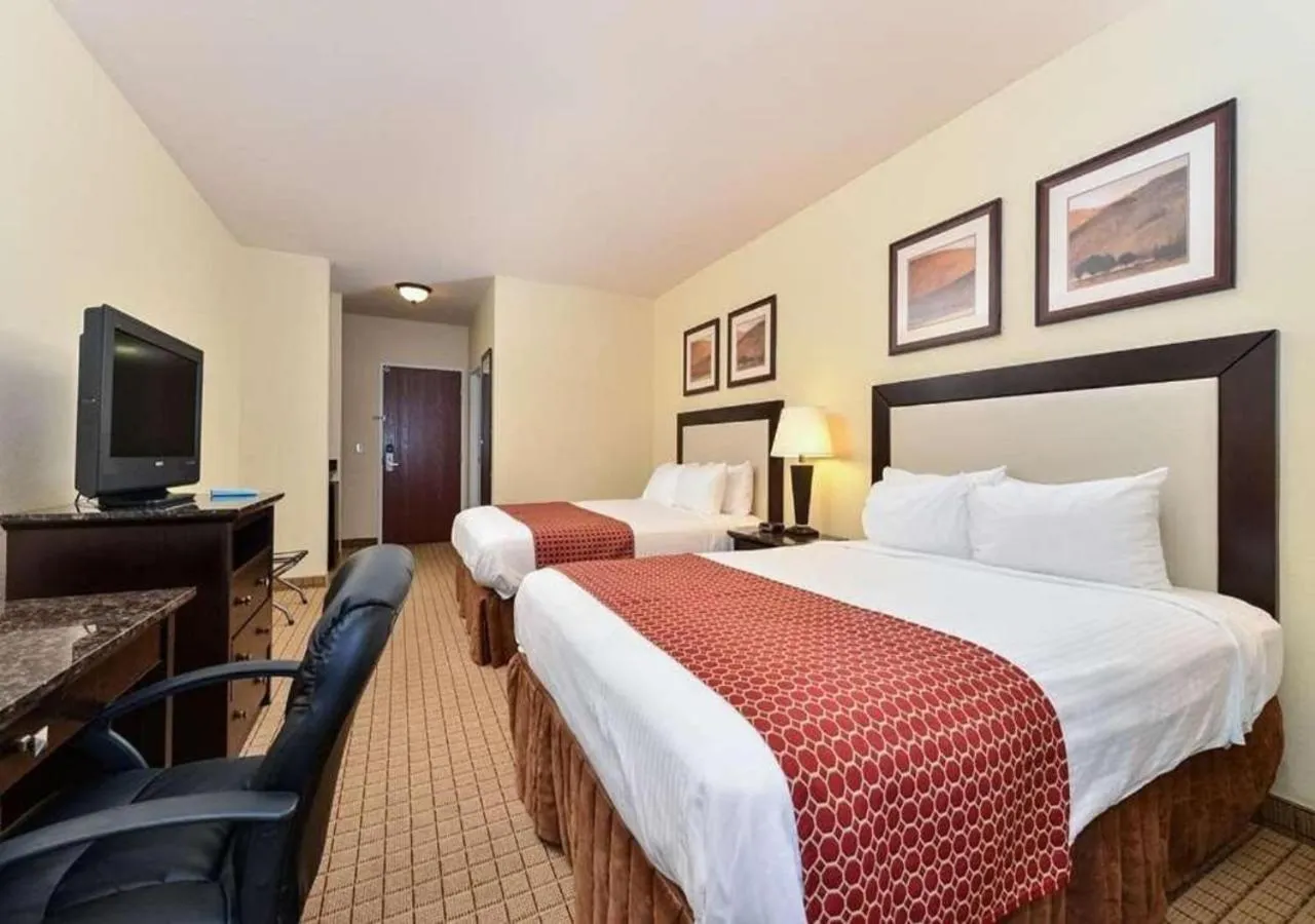 Toilet, Bed in Express inn & suites