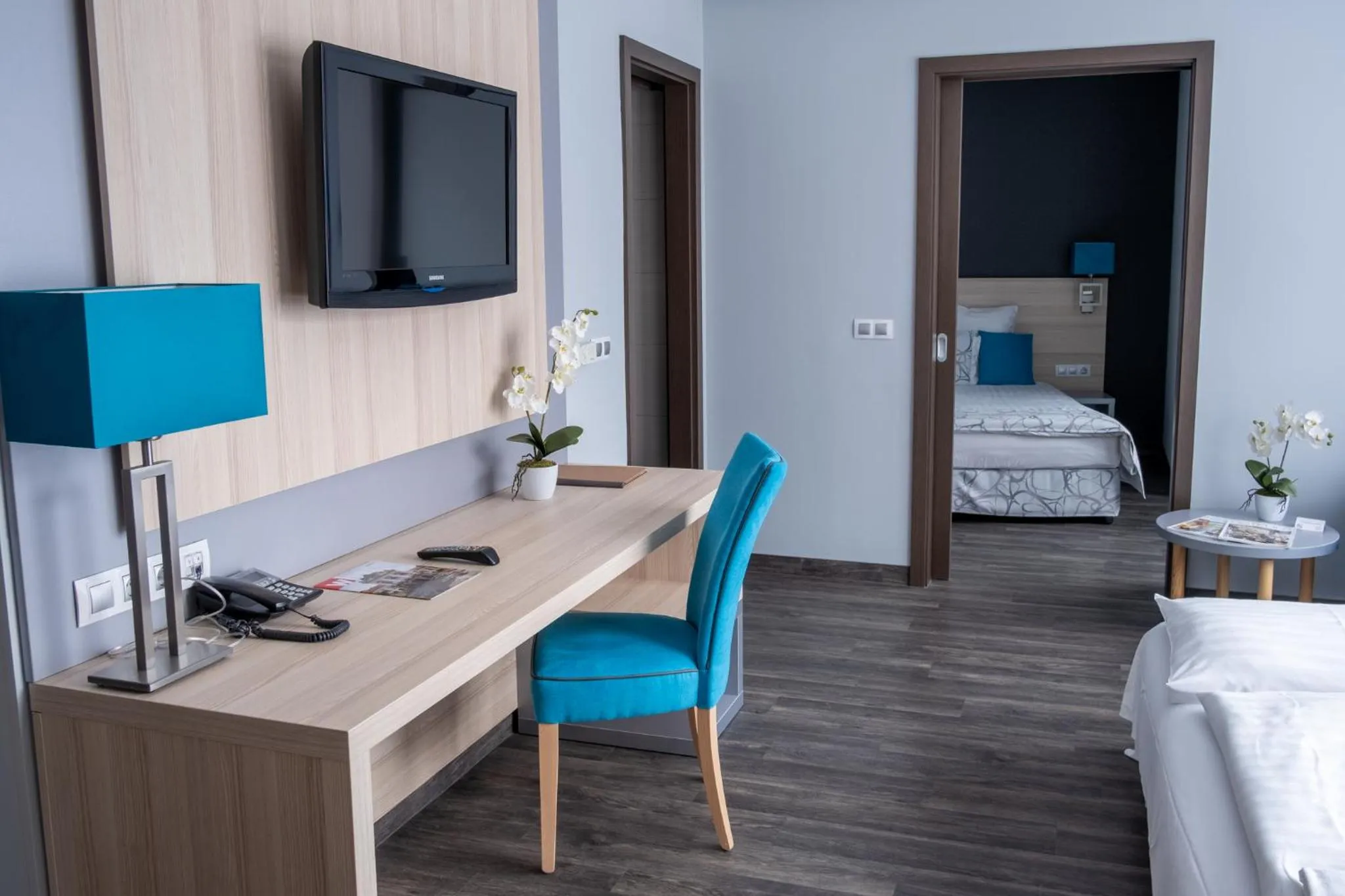 Toilet, Bed in Hotel Regnum Residence