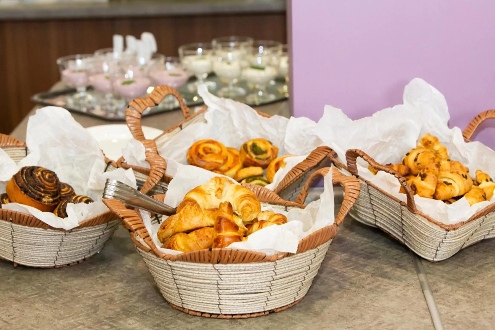 Restaurant/places to eat in Hotel Regnum Residence