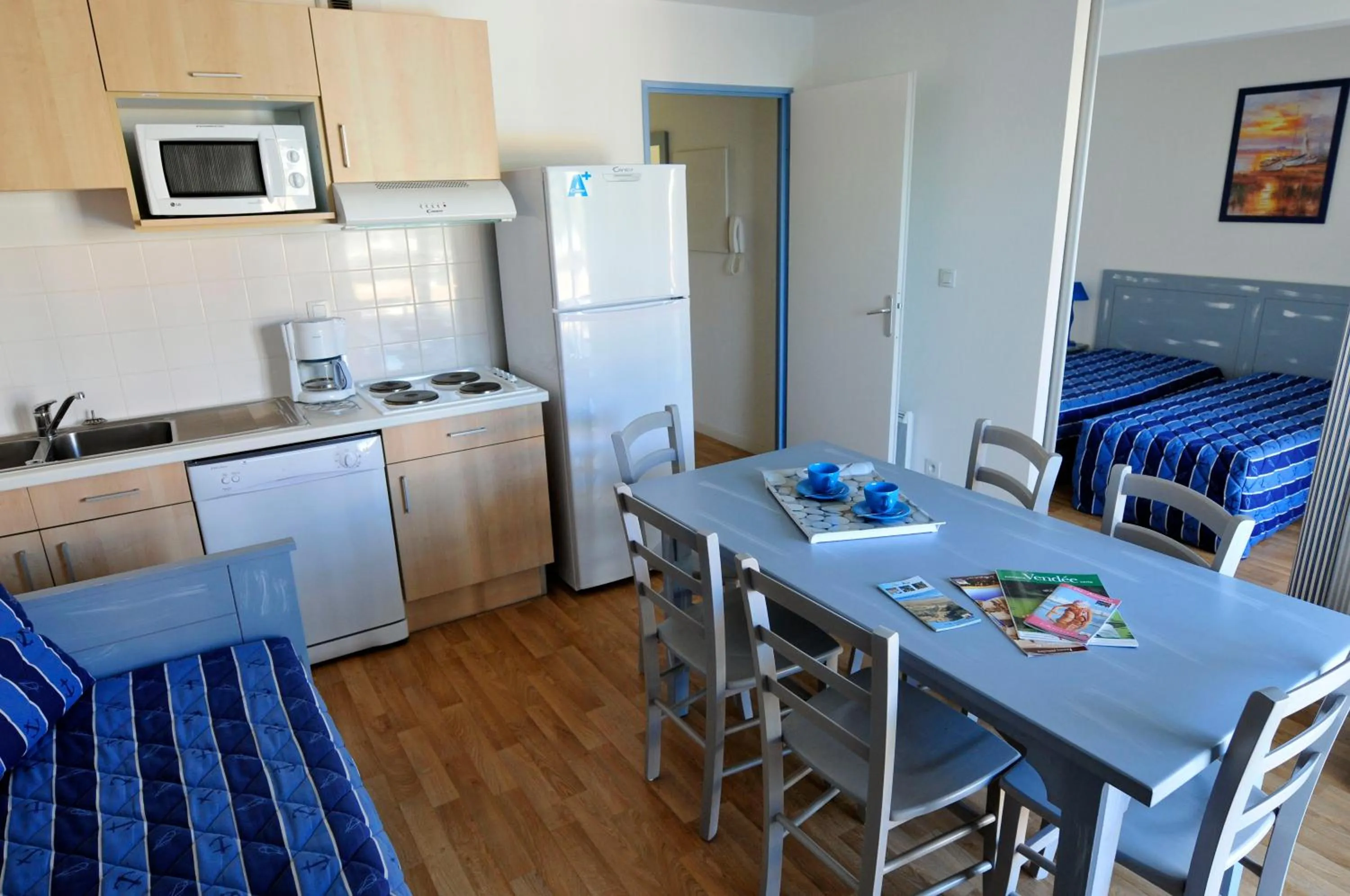 Kitchen or kitchenette in Vacancéole - Les Jardins de l'Amirauté