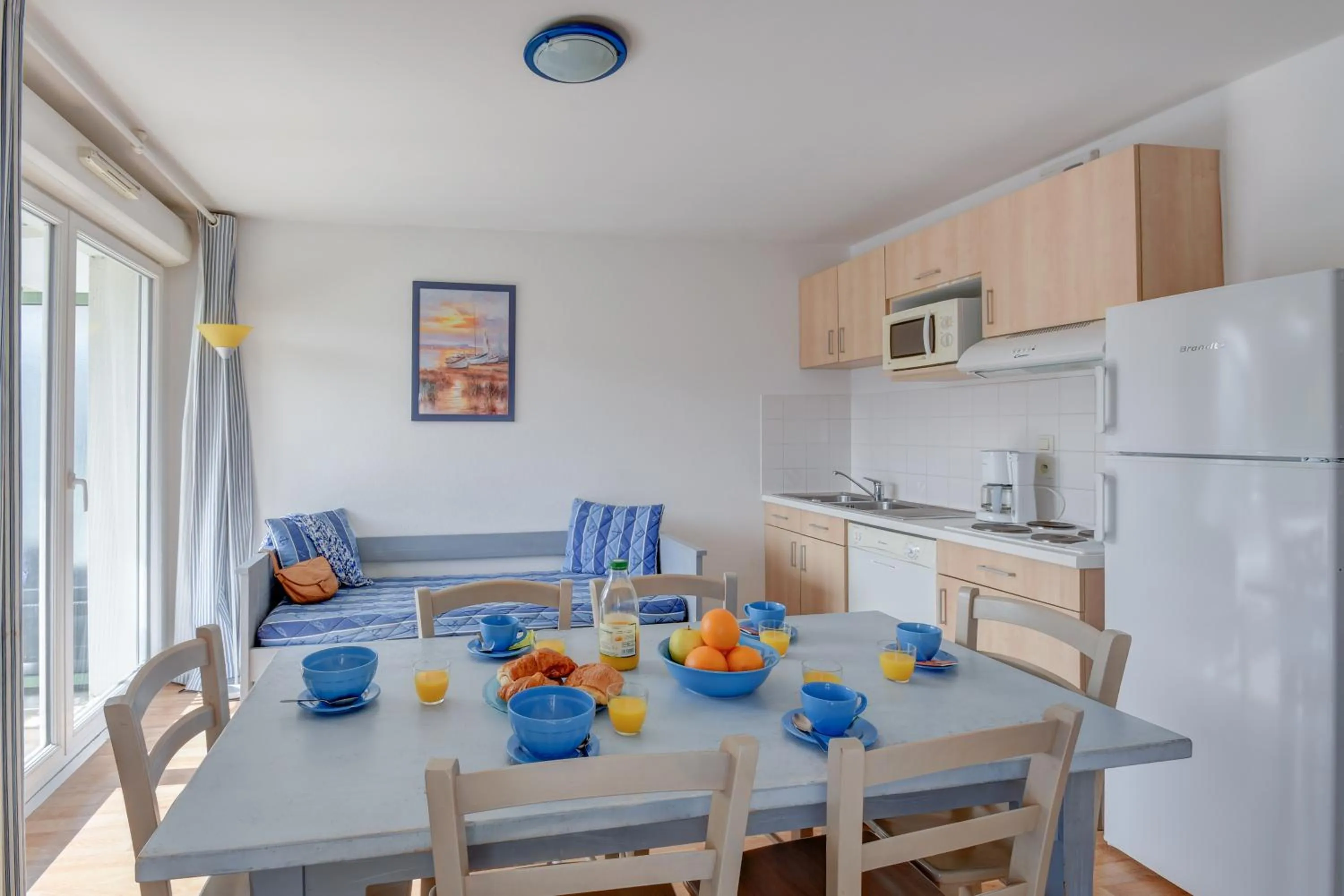 Kitchen or kitchenette in Vacancéole - Les Jardins de l'Amirauté