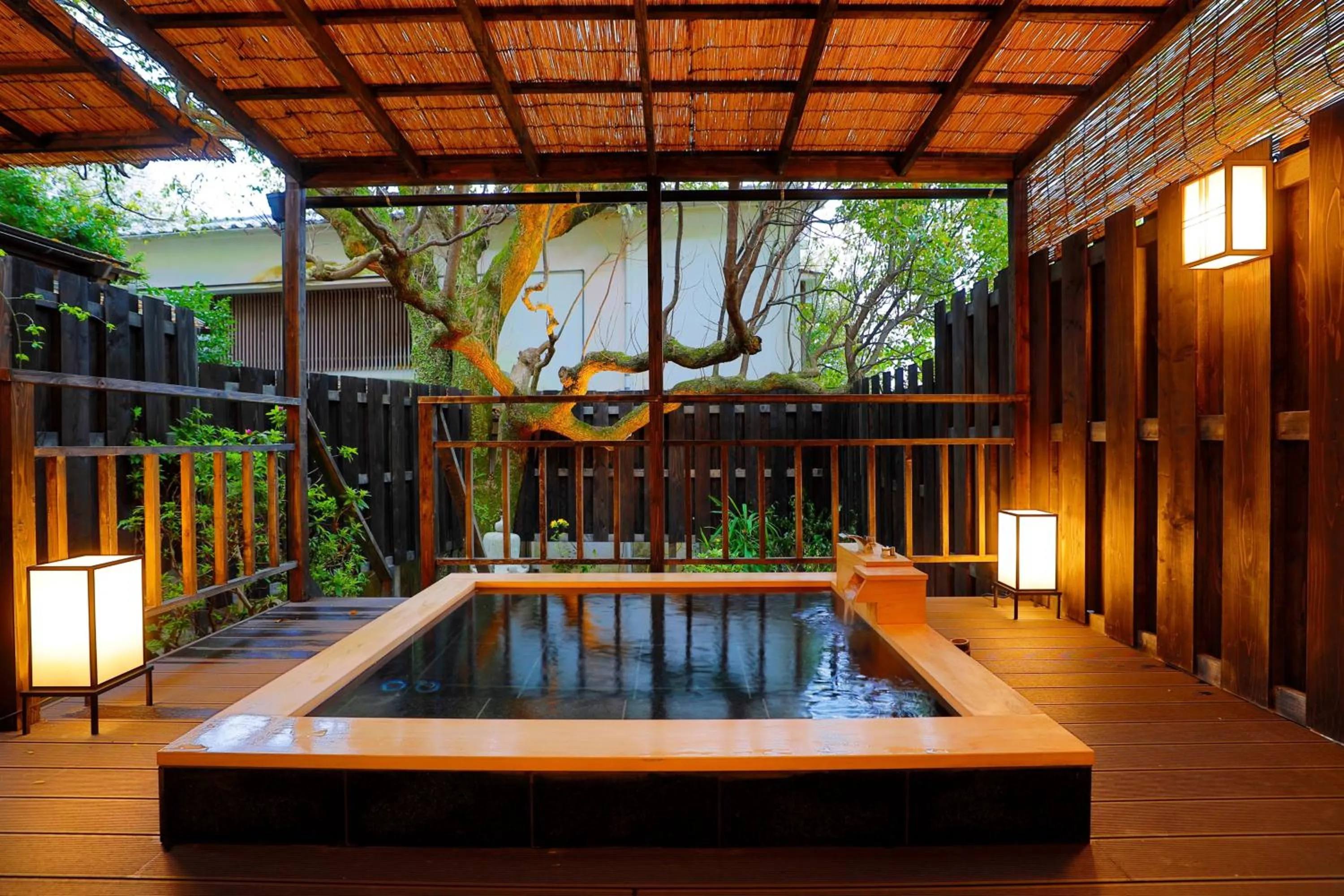 Open Air Bath in Sakahijiri gyokushoen