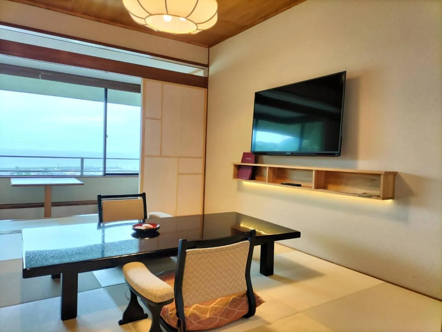 Sakahijiri gyokushoen