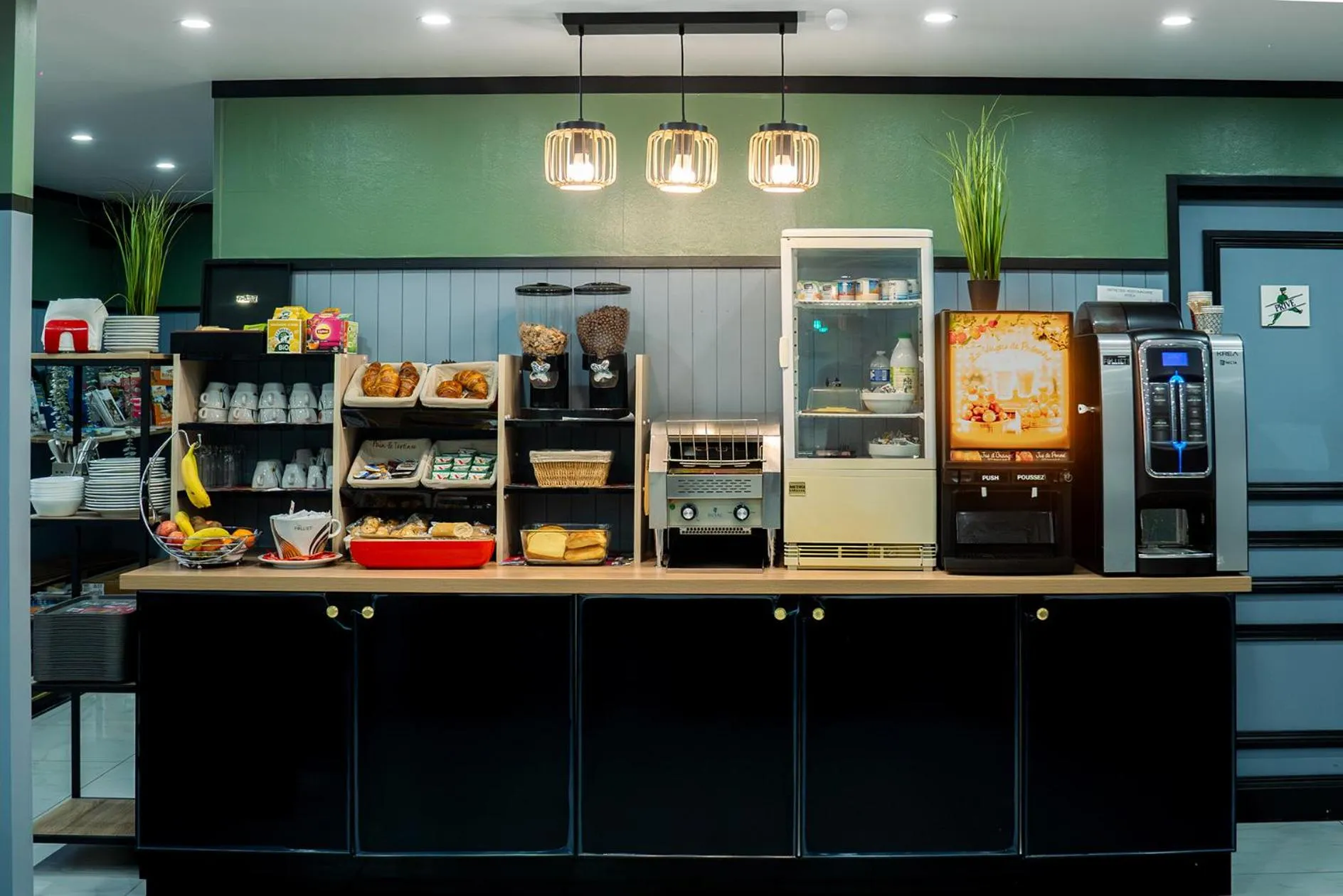 Breakfast in Fasthotel Le Mans Nord FH CONFORT