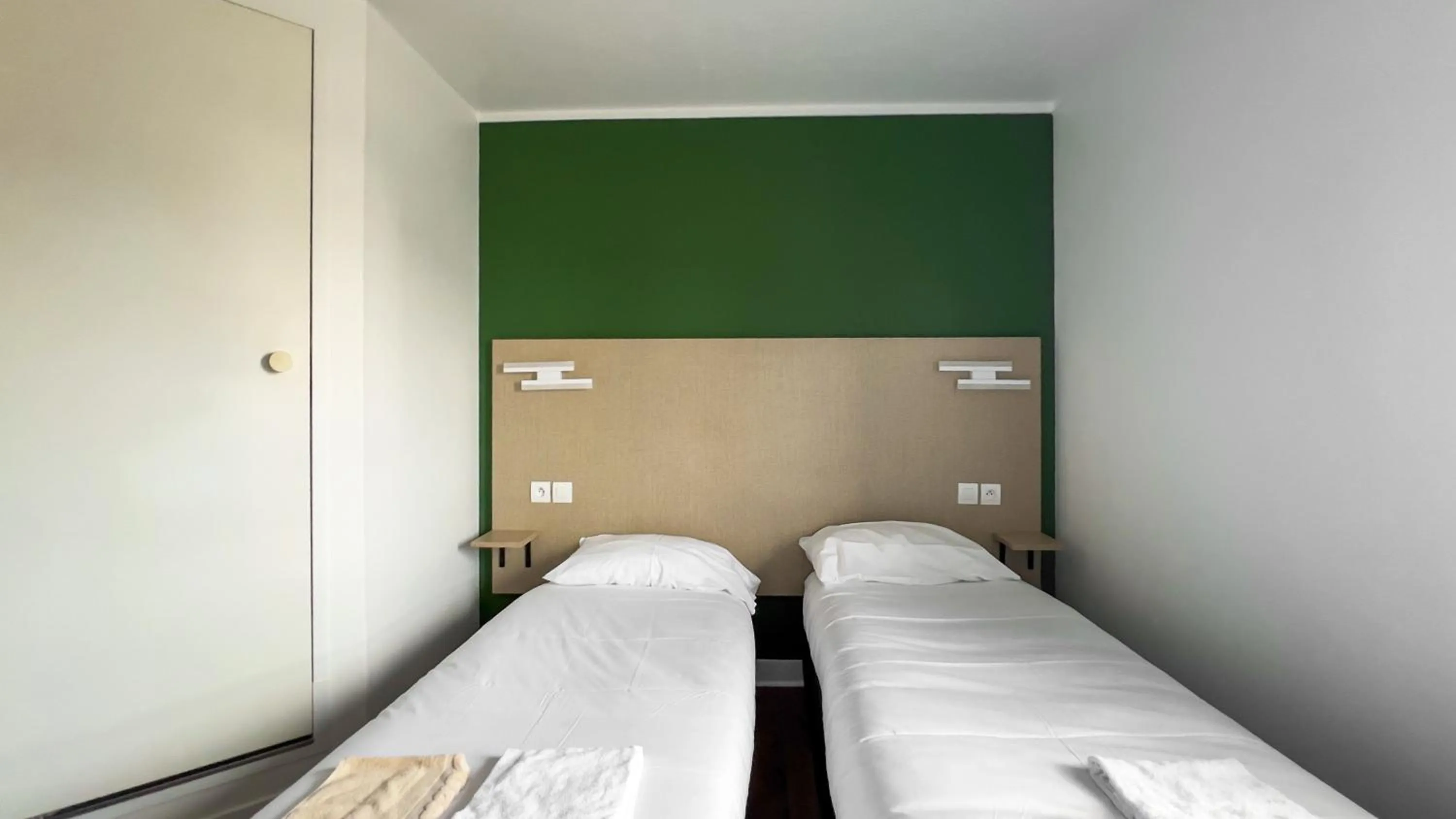 Bed in Fasthotel Le Mans Nord FH CONFORT