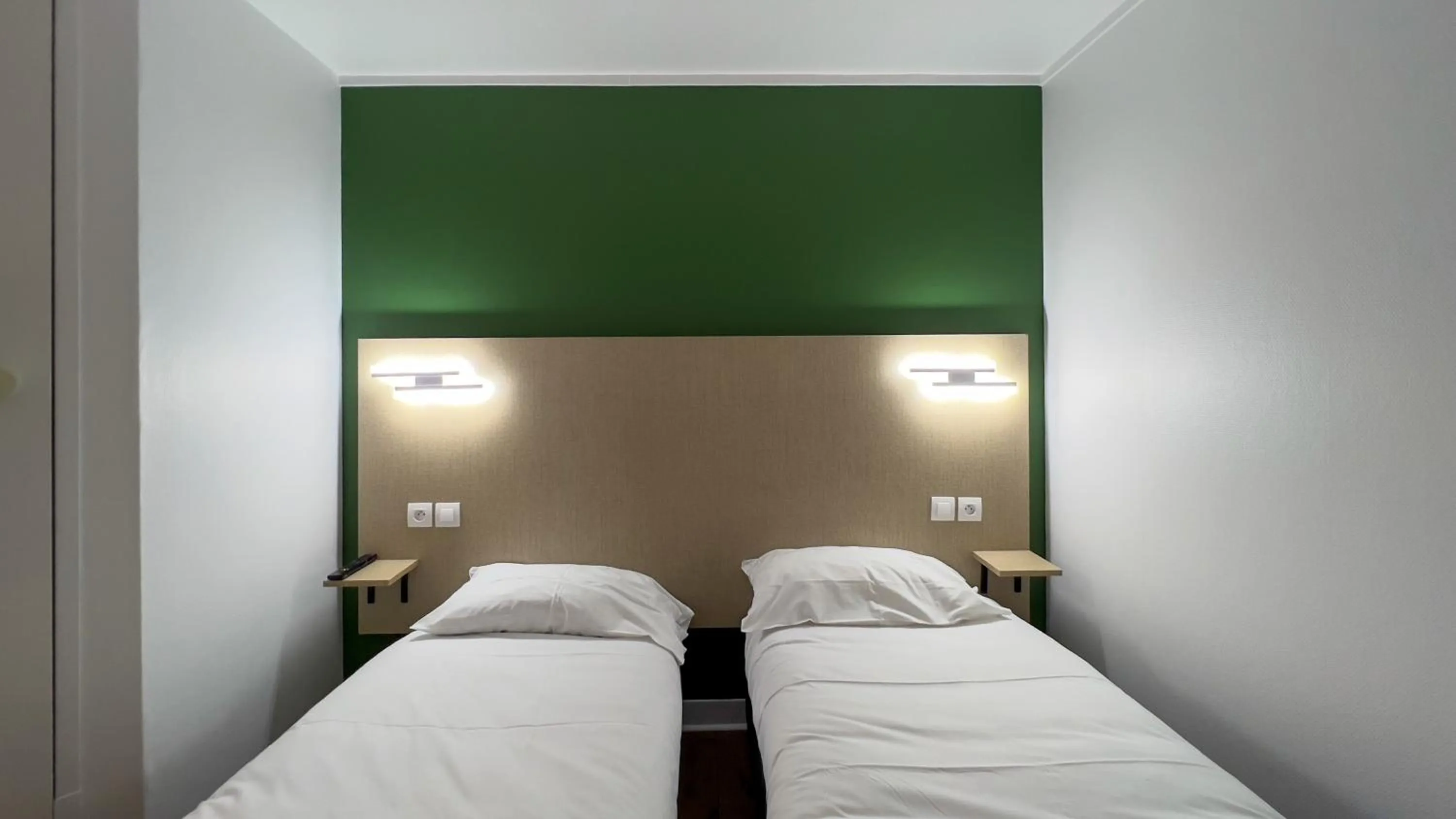 Bed in Fasthotel Le Mans Nord FH CONFORT