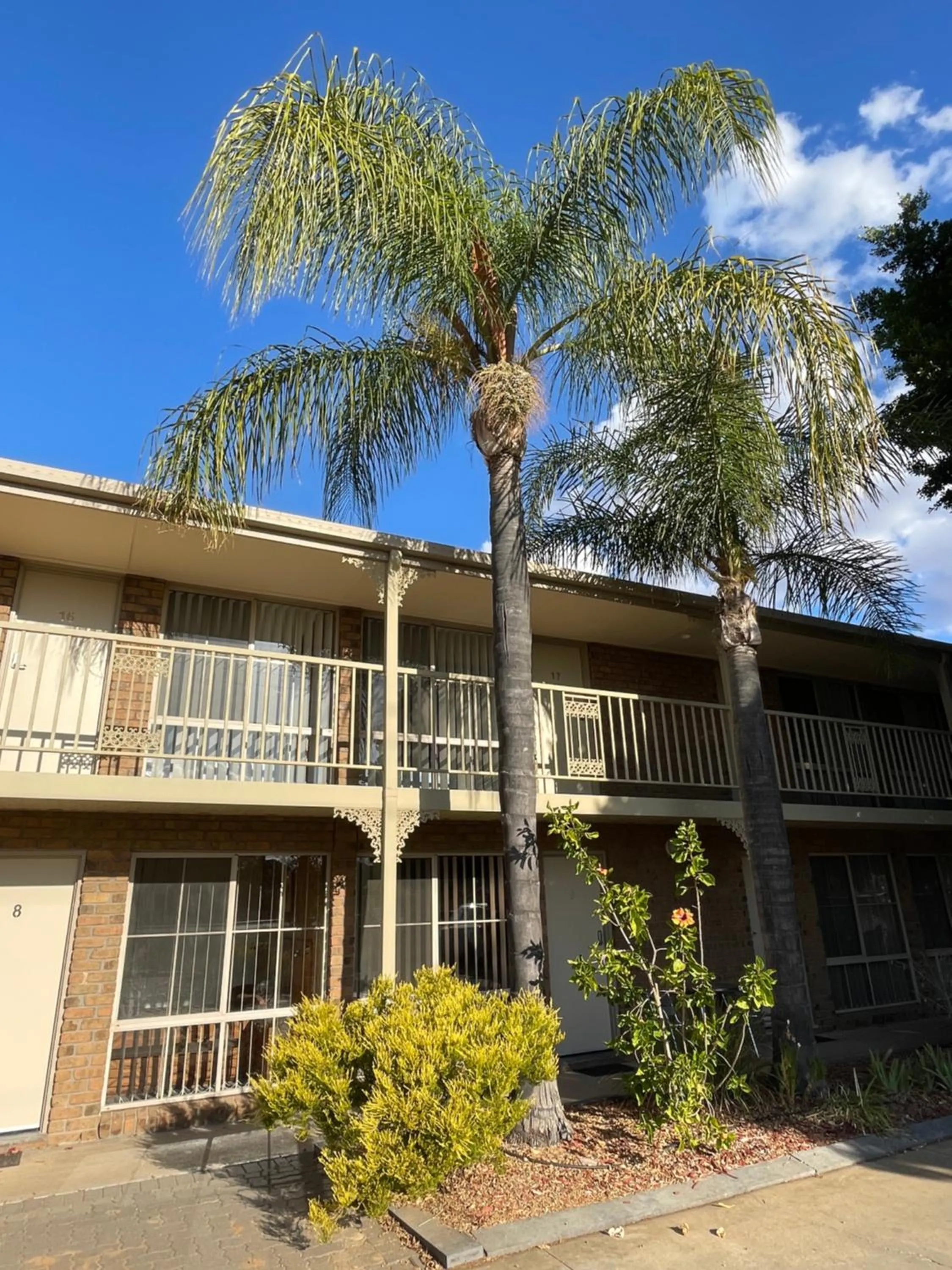Street view in Darling Junction Motor Inn