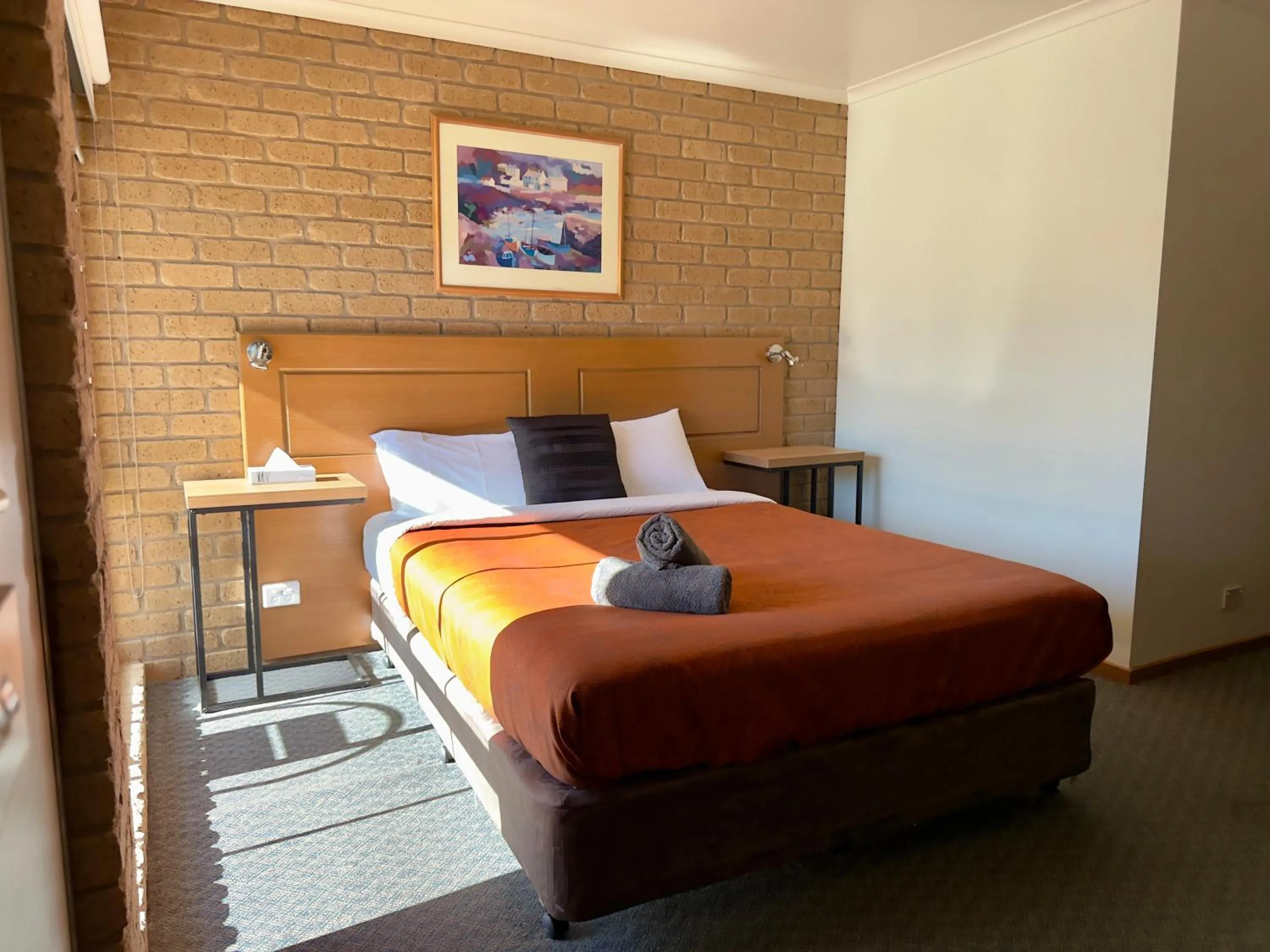 Bedroom, Bed in Darling Junction Motor Inn