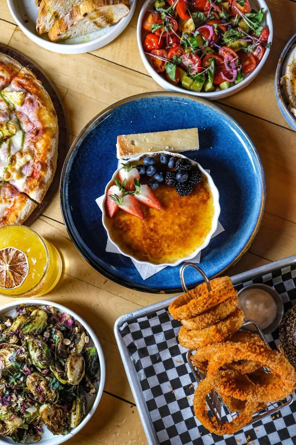 Restaurant/places to eat in Delta Hotels by Marriott Calgary South