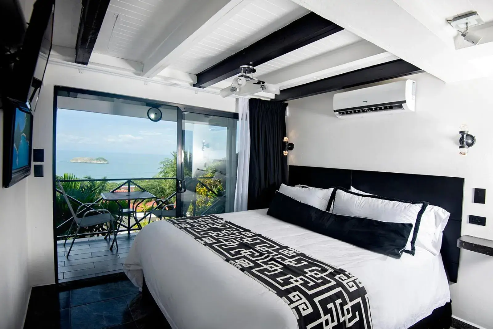 Double Room with Balcony and Sea View in Villa Roca Boutique Resort & Suites - ADULT ONLY Double Room with Balcony and Sea View in Villa Roca Boutique Resort & Suites - ADULT ONLY