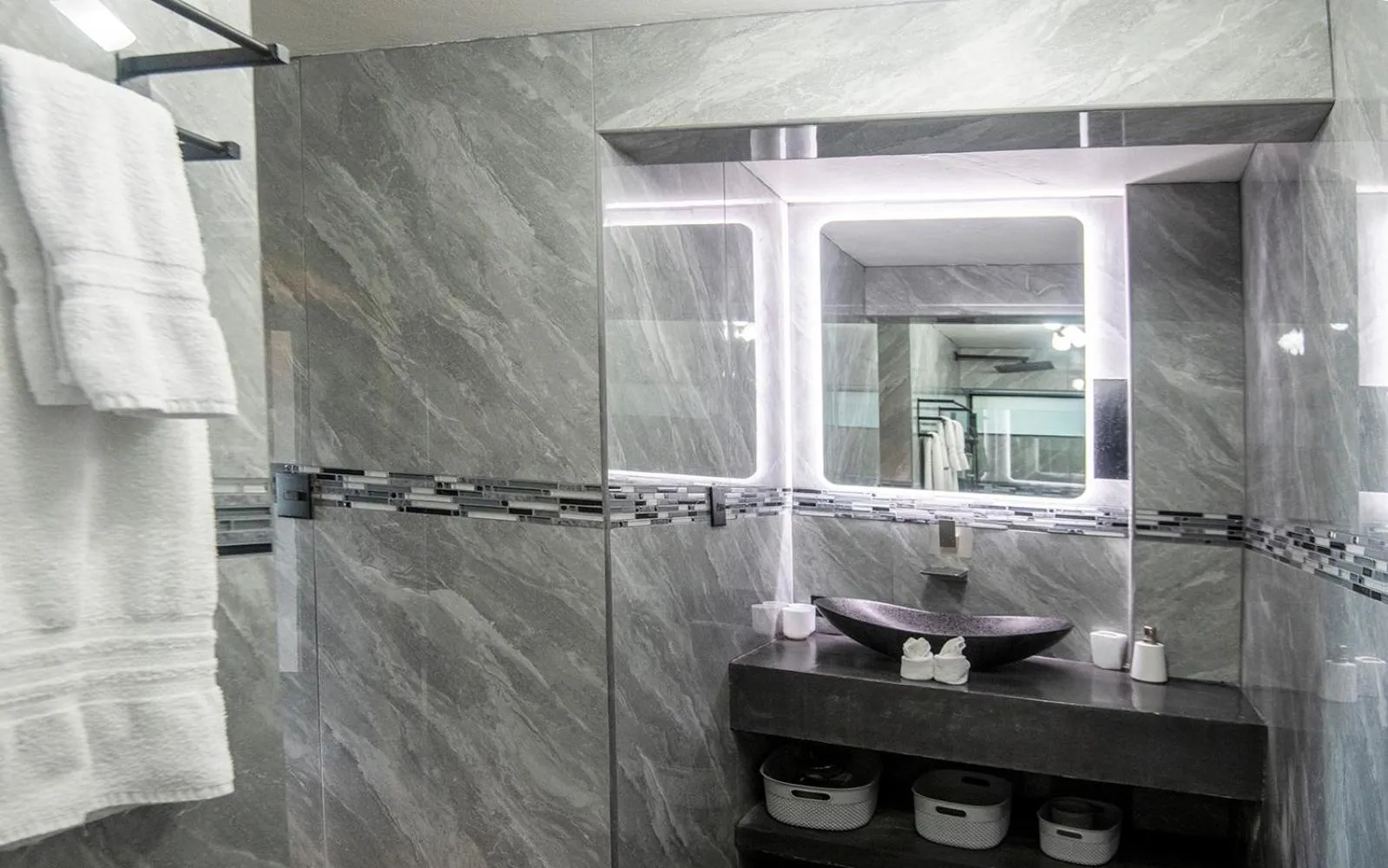 Bathroom in Villa Roca Boutique Resort & Suites - ADULT ONLY