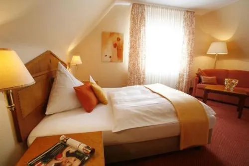Photo of the whole room, Bed in Hotel zur Linde