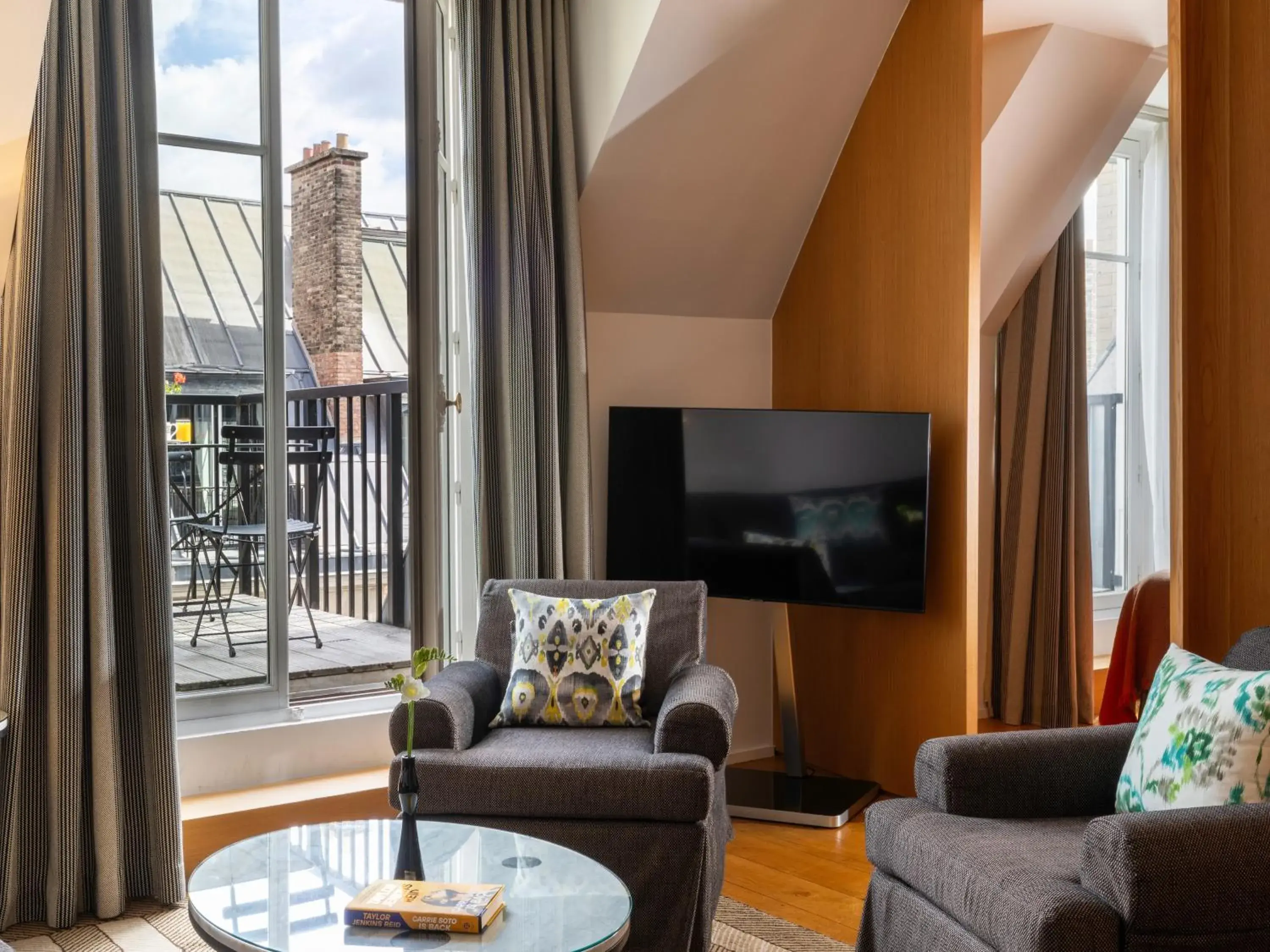 Prestige Suite in Hôtel Vernet Champs Elysées Paris Prestige Suite in Hôtel Vernet Champs Elysées Paris