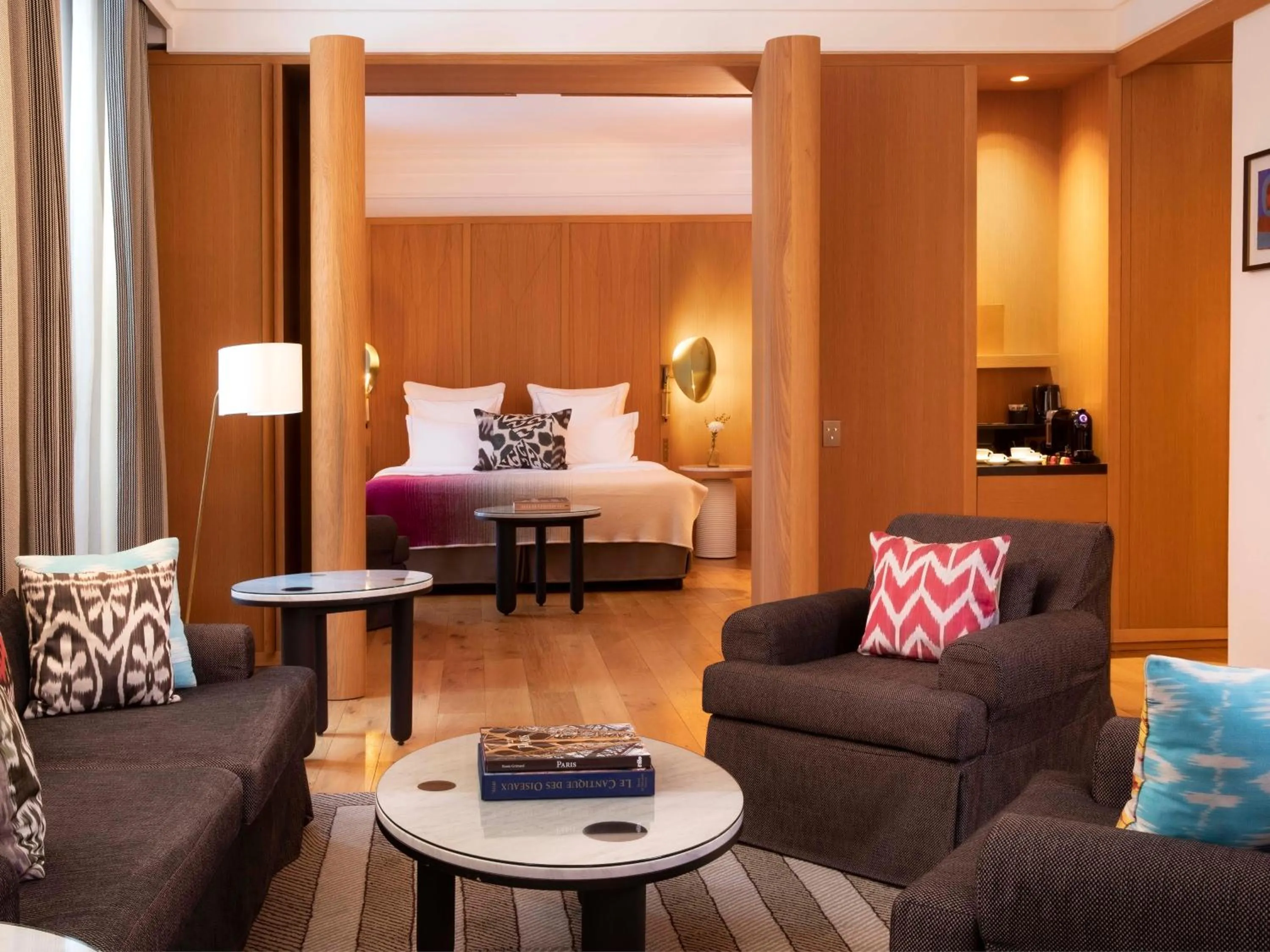 Living room in Hôtel Vernet Champs Elysées Paris