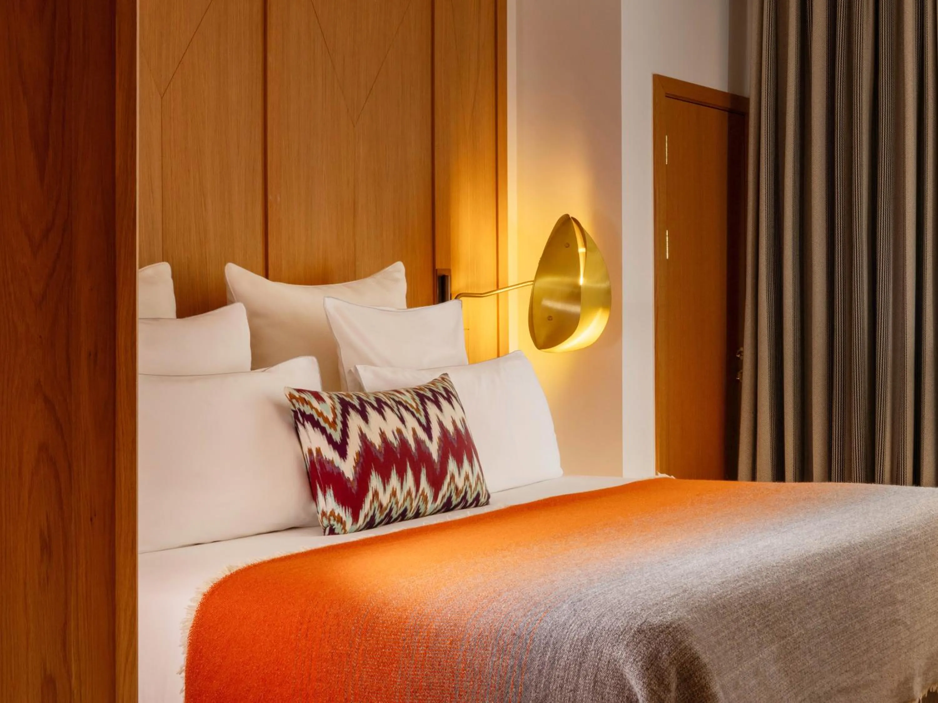 Decorative detail, Bed in Hôtel Vernet Champs Elysées Paris