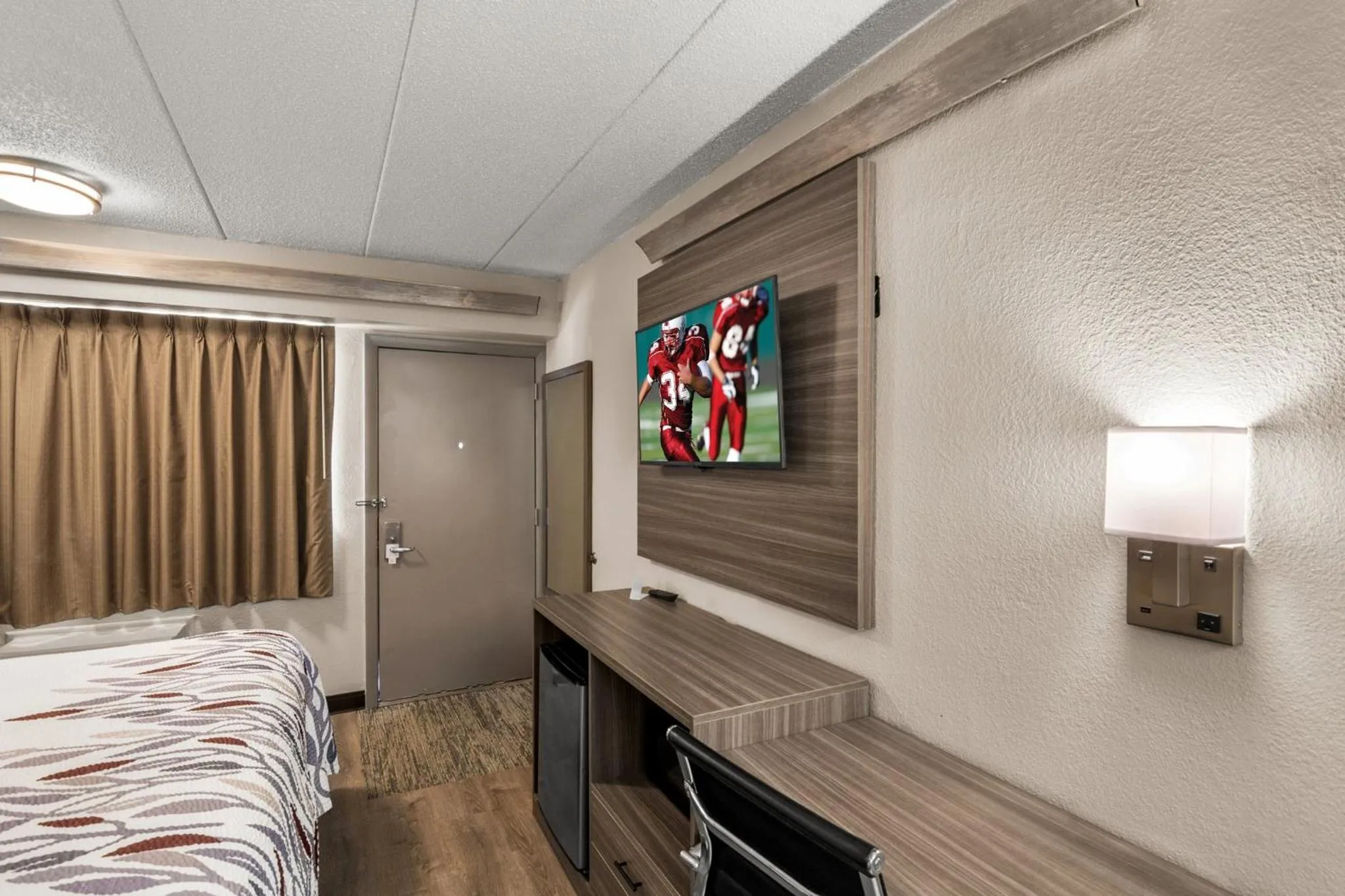 Bedroom, Bed in Red Roof Inn Enfield