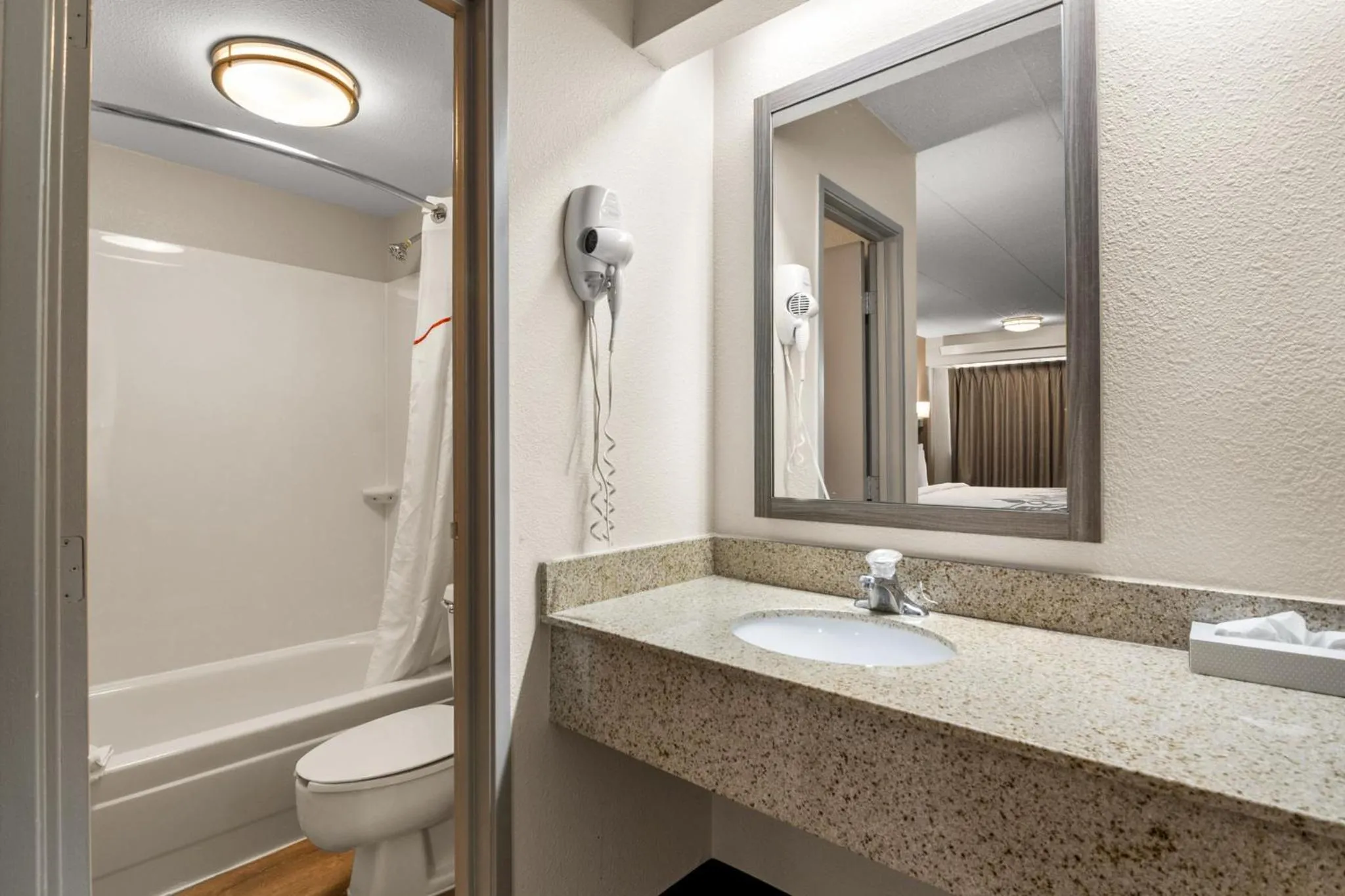 Bathroom in Red Roof Inn Enfield