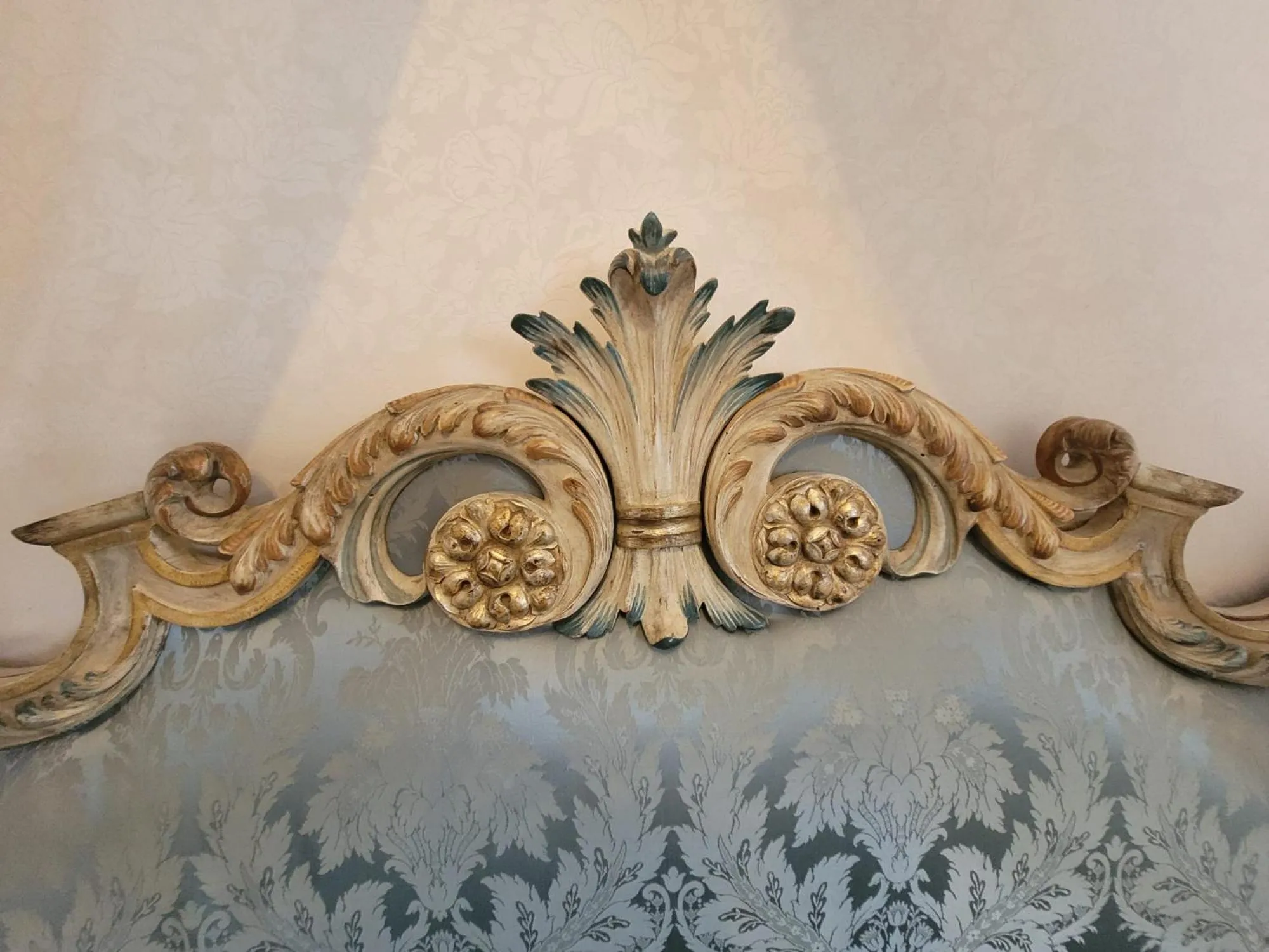 Decorative detail in Cà Isabella