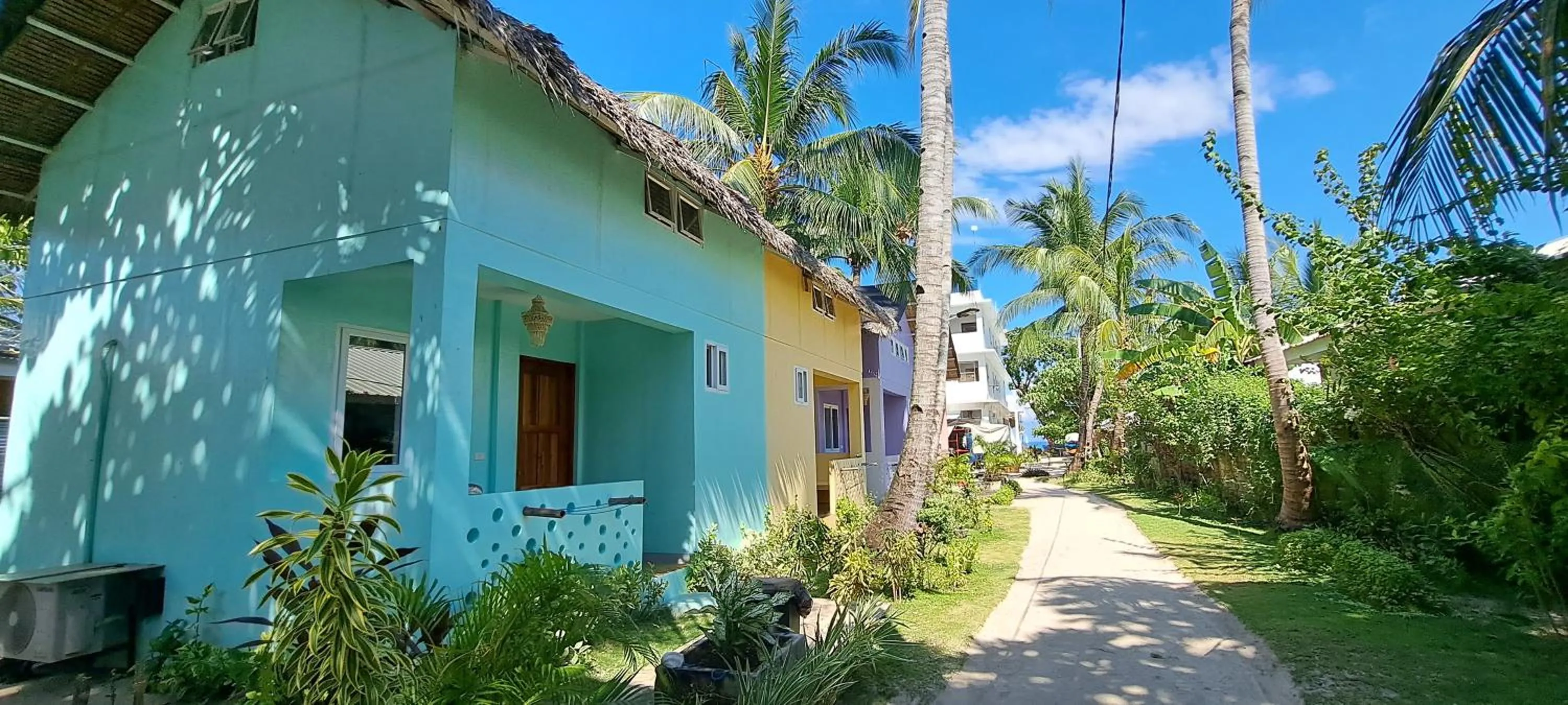 Inner courtyard view in In Dai Aquasports and Beach Resort