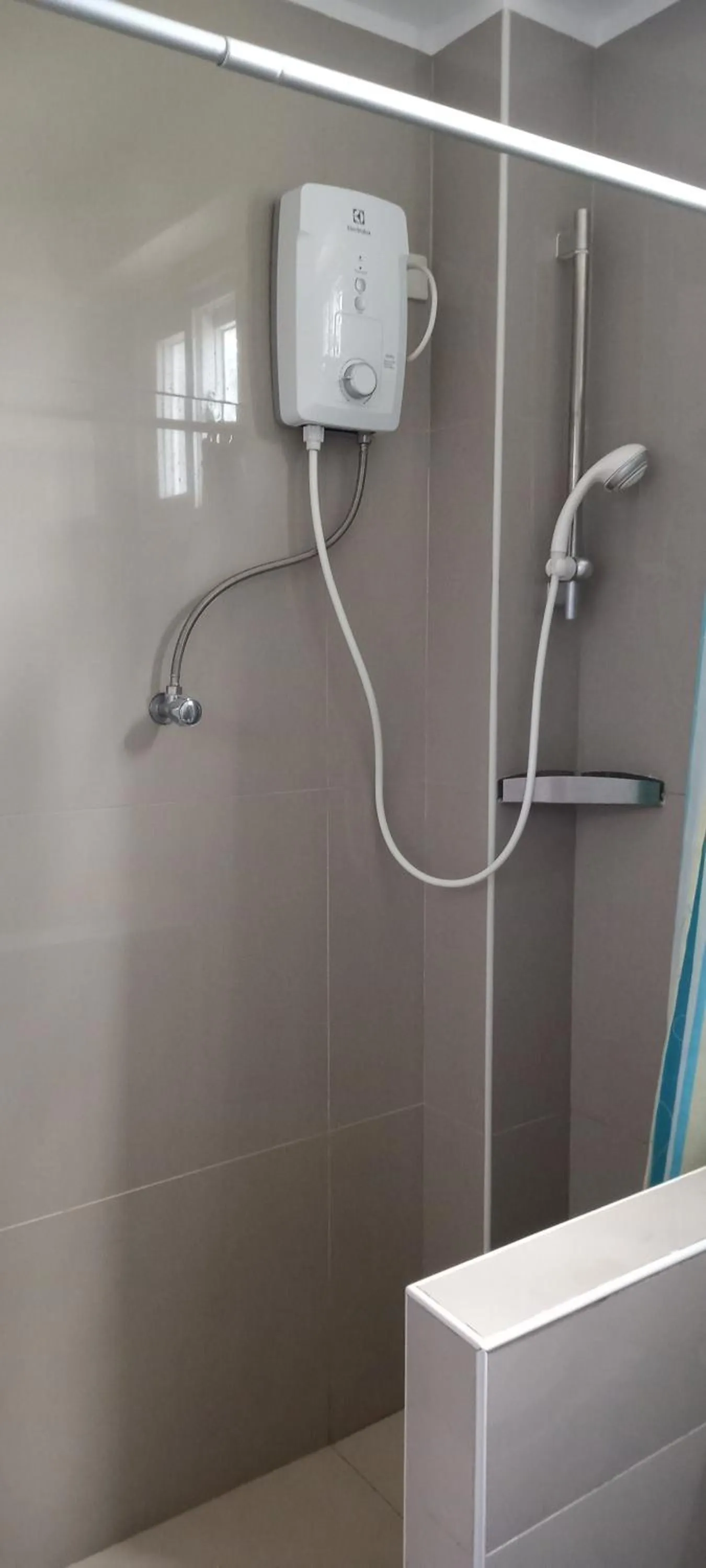 Shower in In Dai Aquasports and Beach Resort