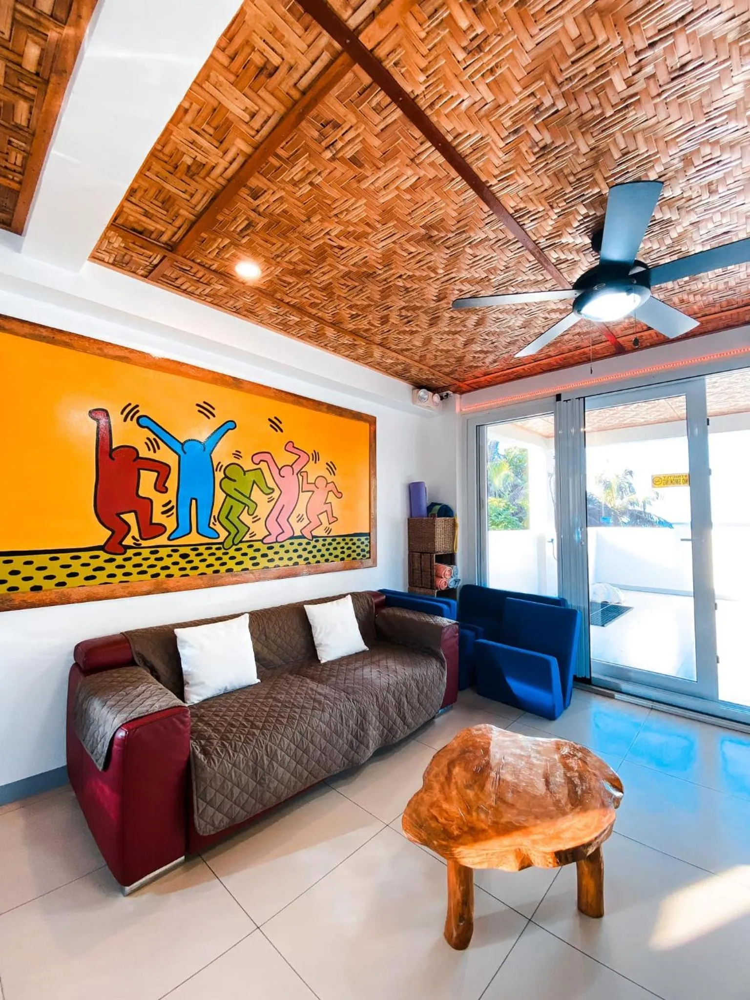 Living room in In Dai Aquasports and Beach Resort