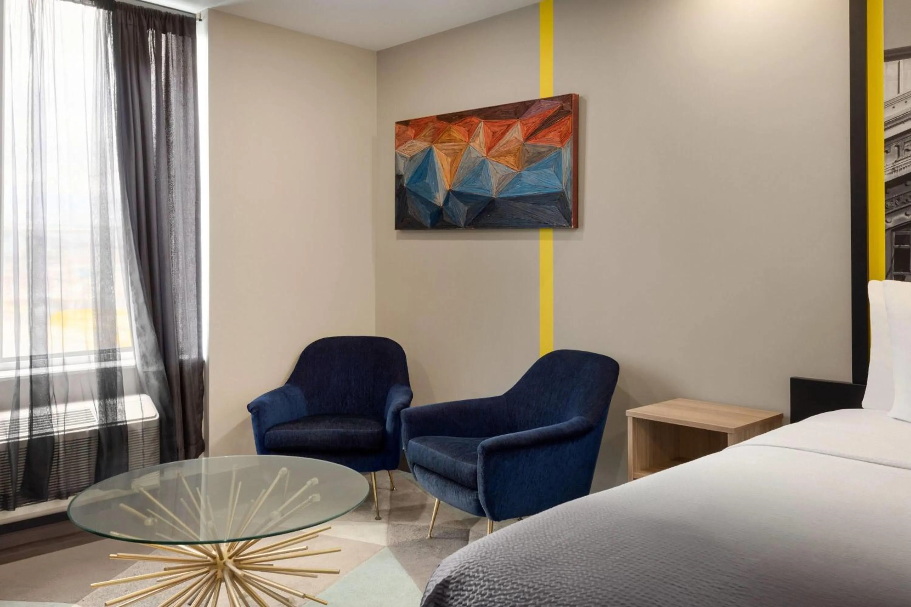 Bath, Bed in Super 8 by Wyndham Meadowlands