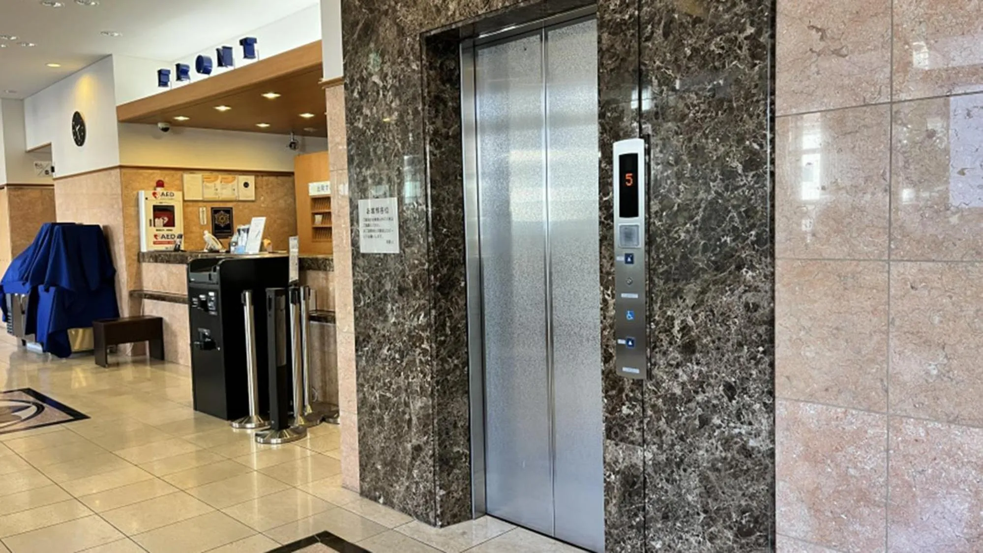 elevator in Toyoko Inn Ueda Ekimae